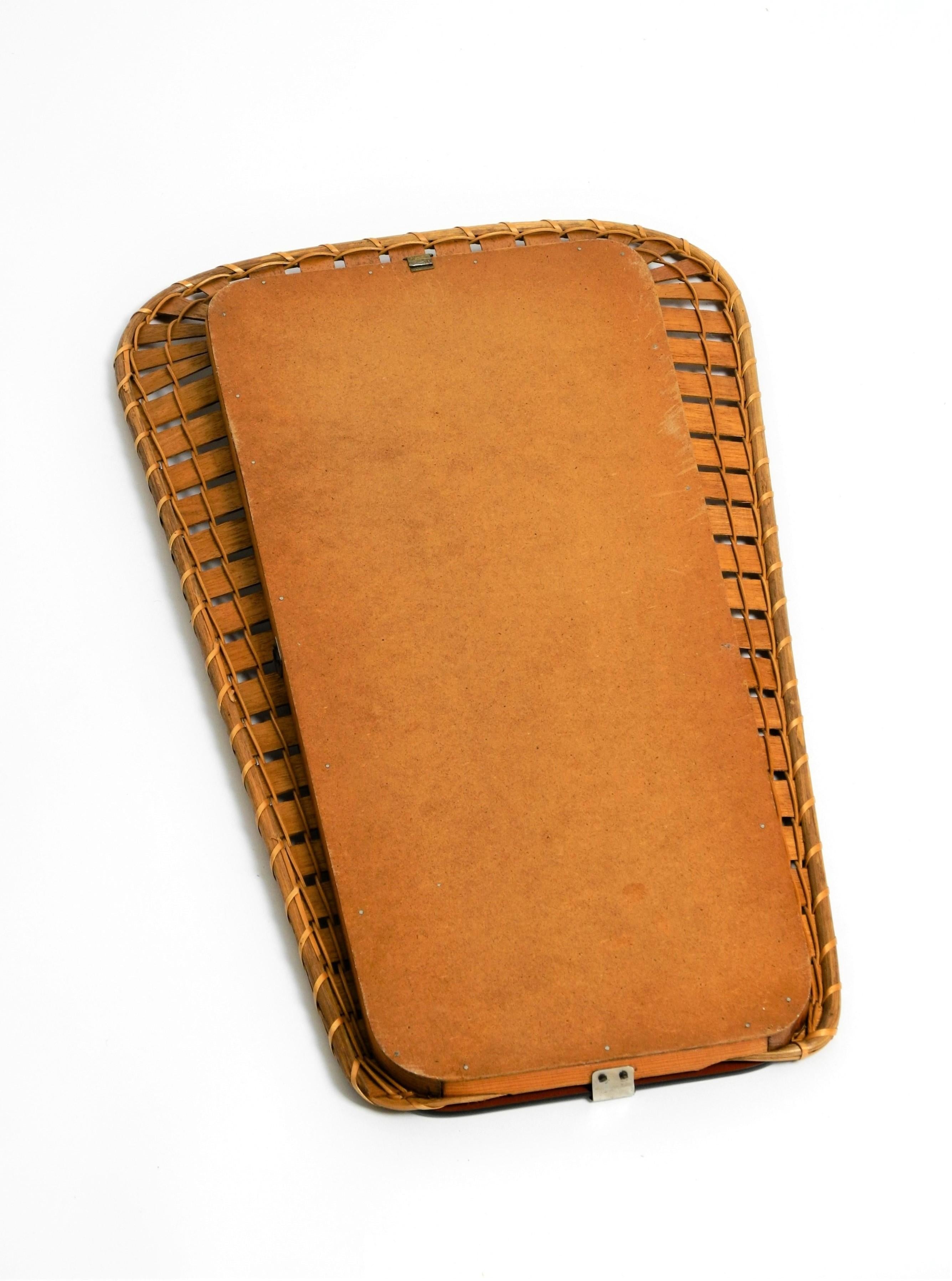 Espejo trapecio de mimbre y ratán, años 70, Italia en venta 2