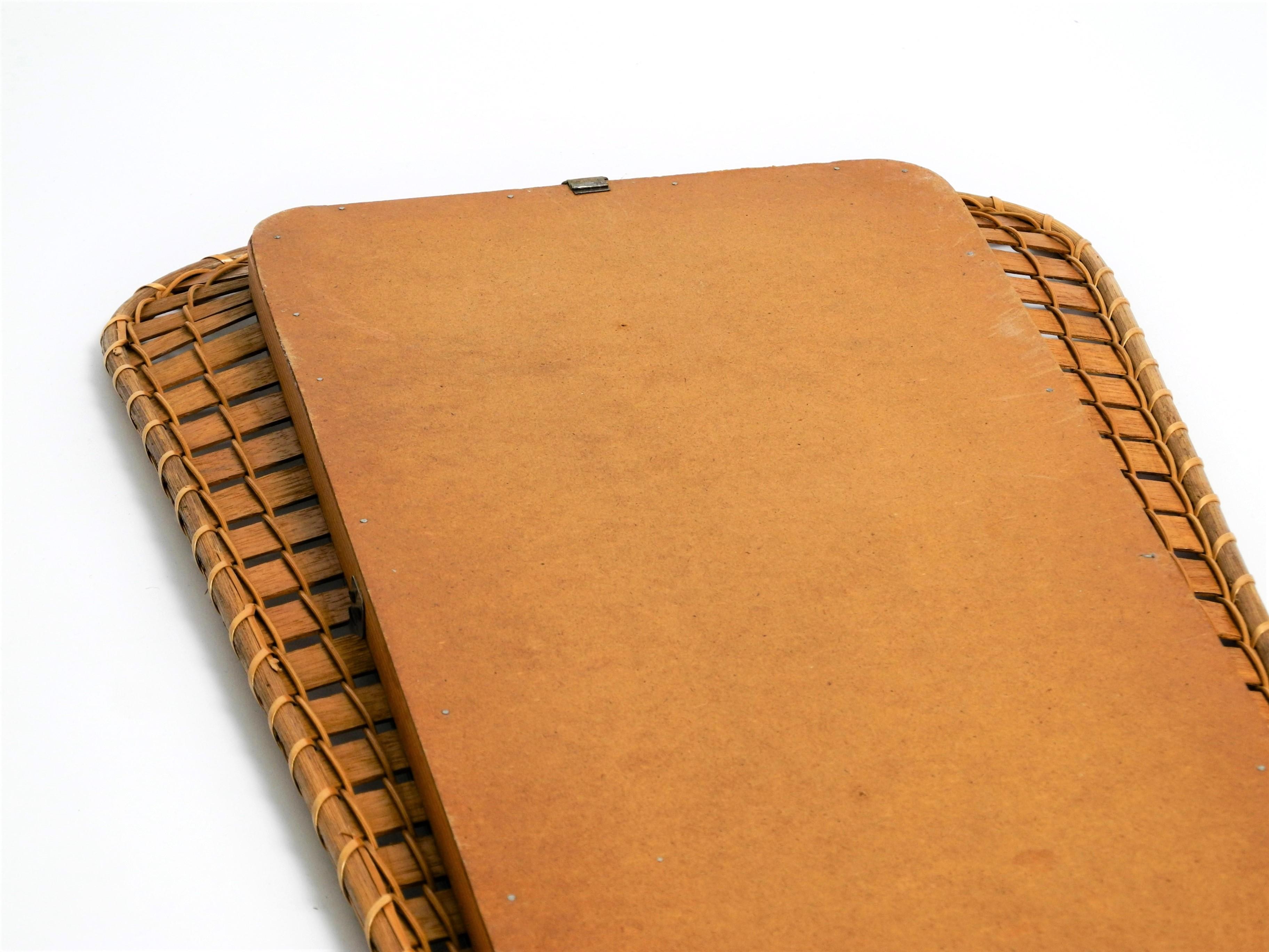 Espejo trapecio de mimbre y ratán, años 70, Italia en venta 3