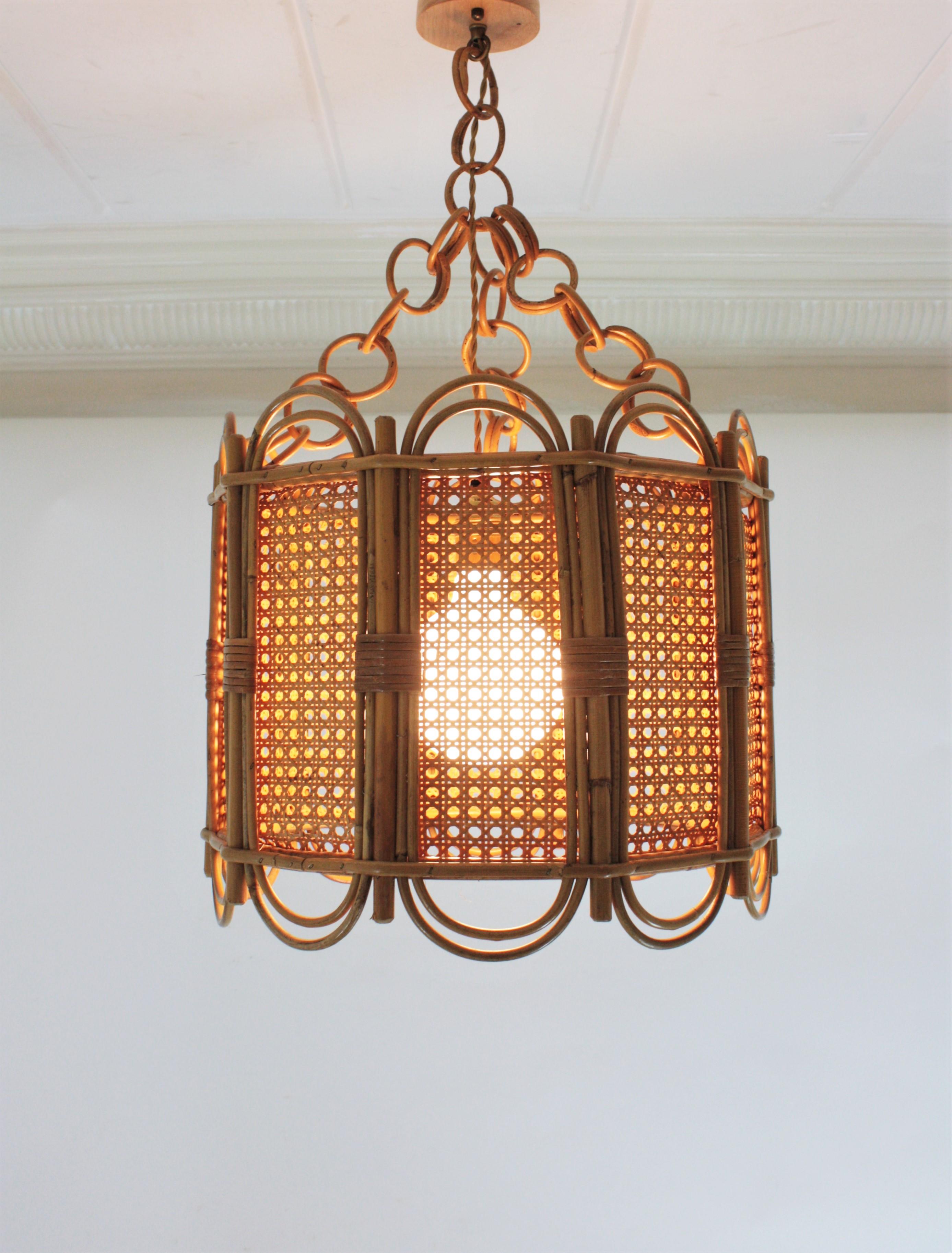 Rattan Wicker Weave Large Drum Pendant Light or Lantern, 1960s In Good Condition For Sale In Barcelona, ES