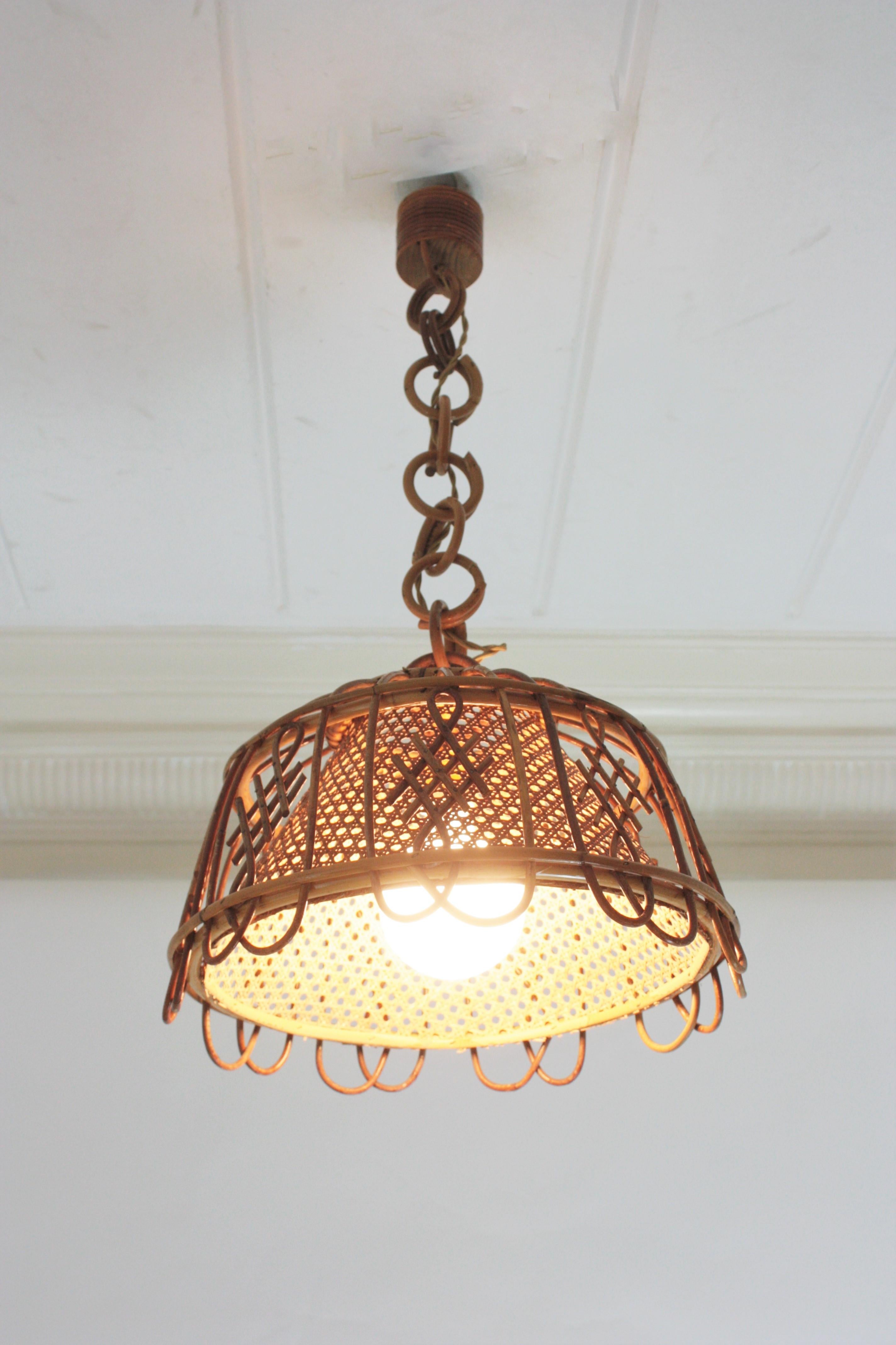 Hand-Crafted Rattan Wicker Wire Italian Modernist Pendant Hanging Light, 1960s For Sale