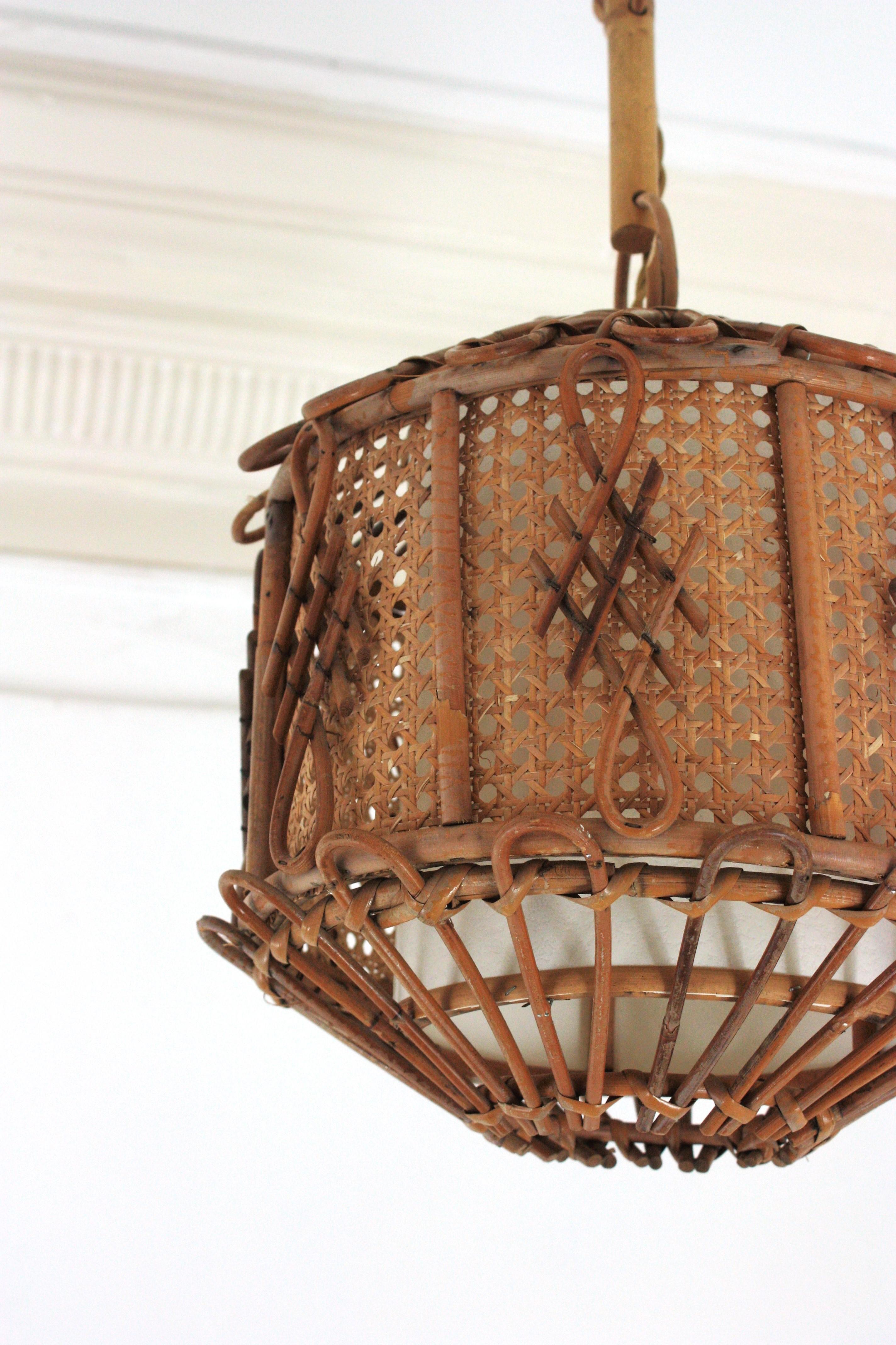 Lampadari a sospensione in filo di vimini e rattan, set di due in vendita 3