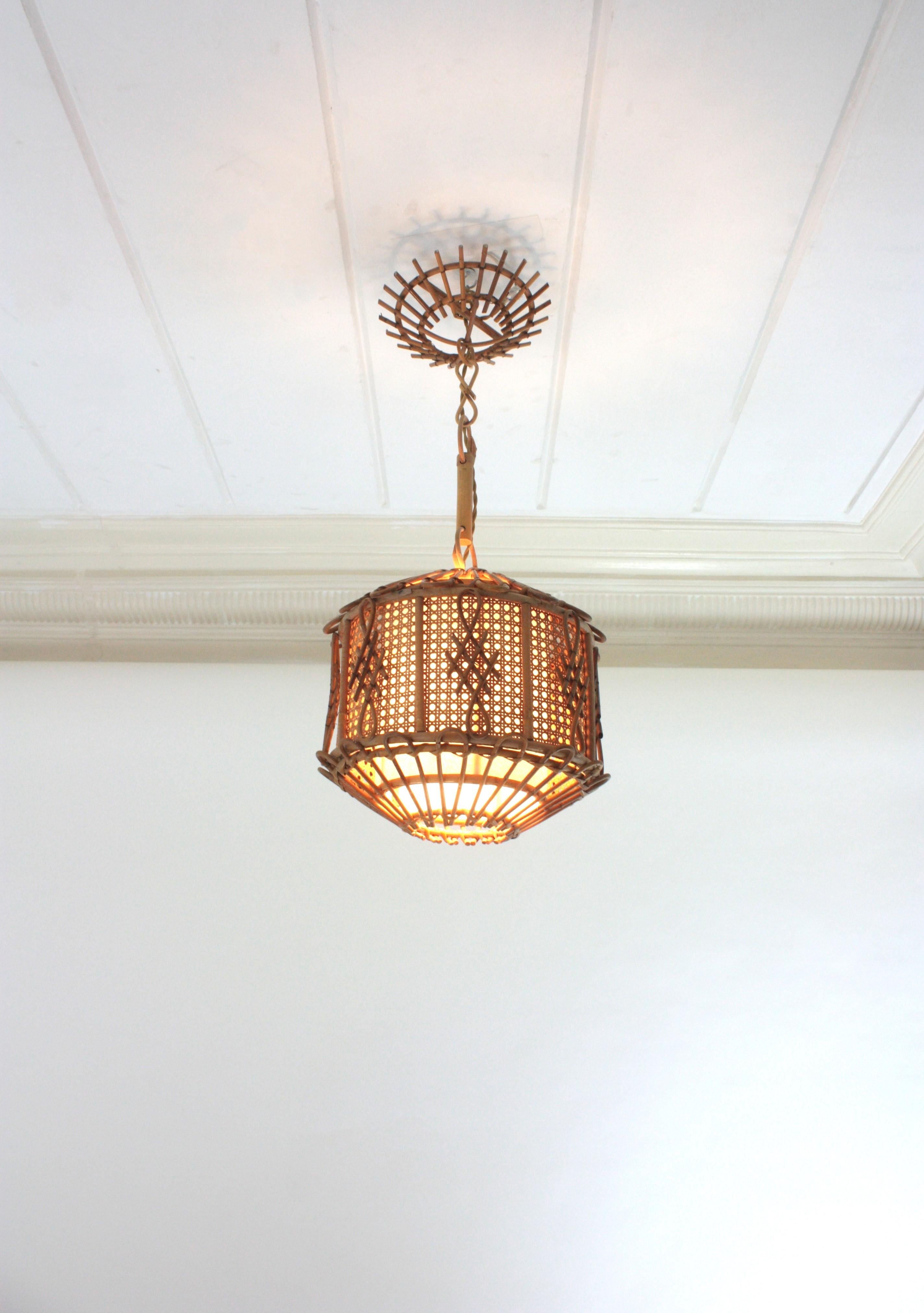 Lampadari a sospensione in filo di vimini e rattan, set di due in vendita 7