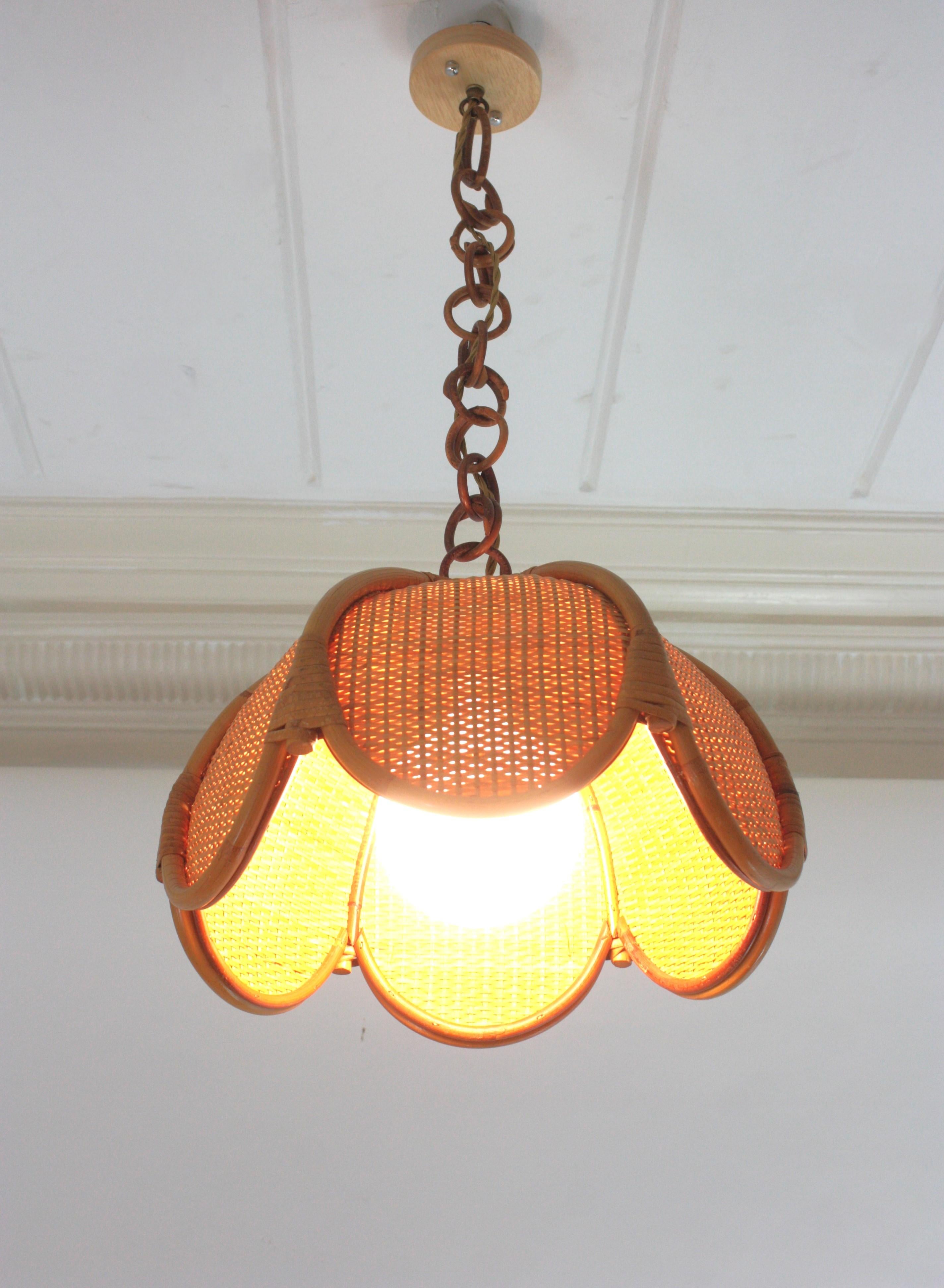 Lampadari a sospensione in filo di vimini e rattan, set di due in vendita 9