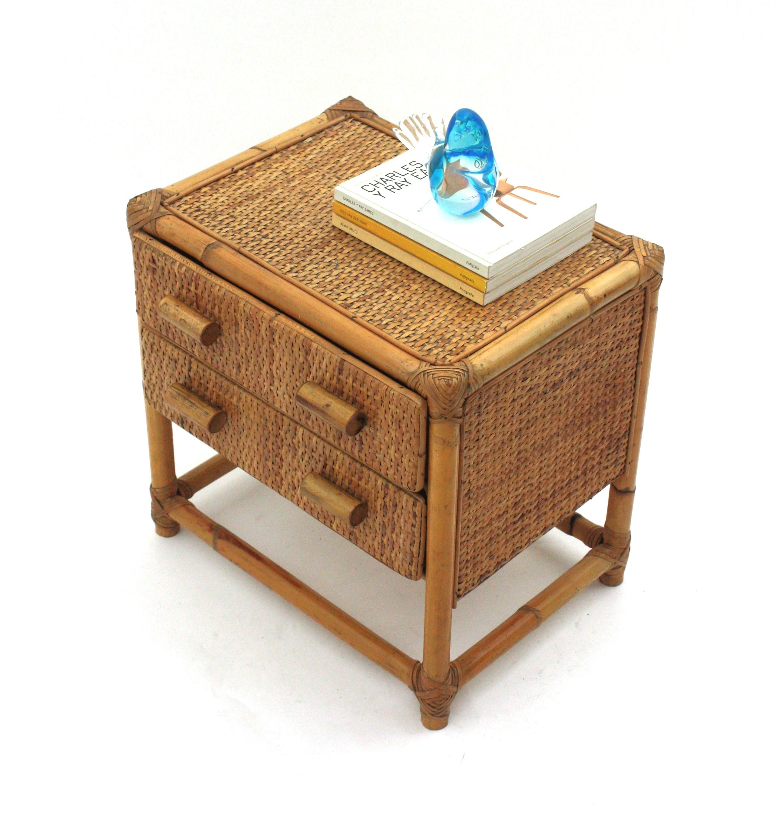 Rattan Woven Wicker Side Table / Night Stand, 1960s In Good Condition For Sale In Barcelona, ES