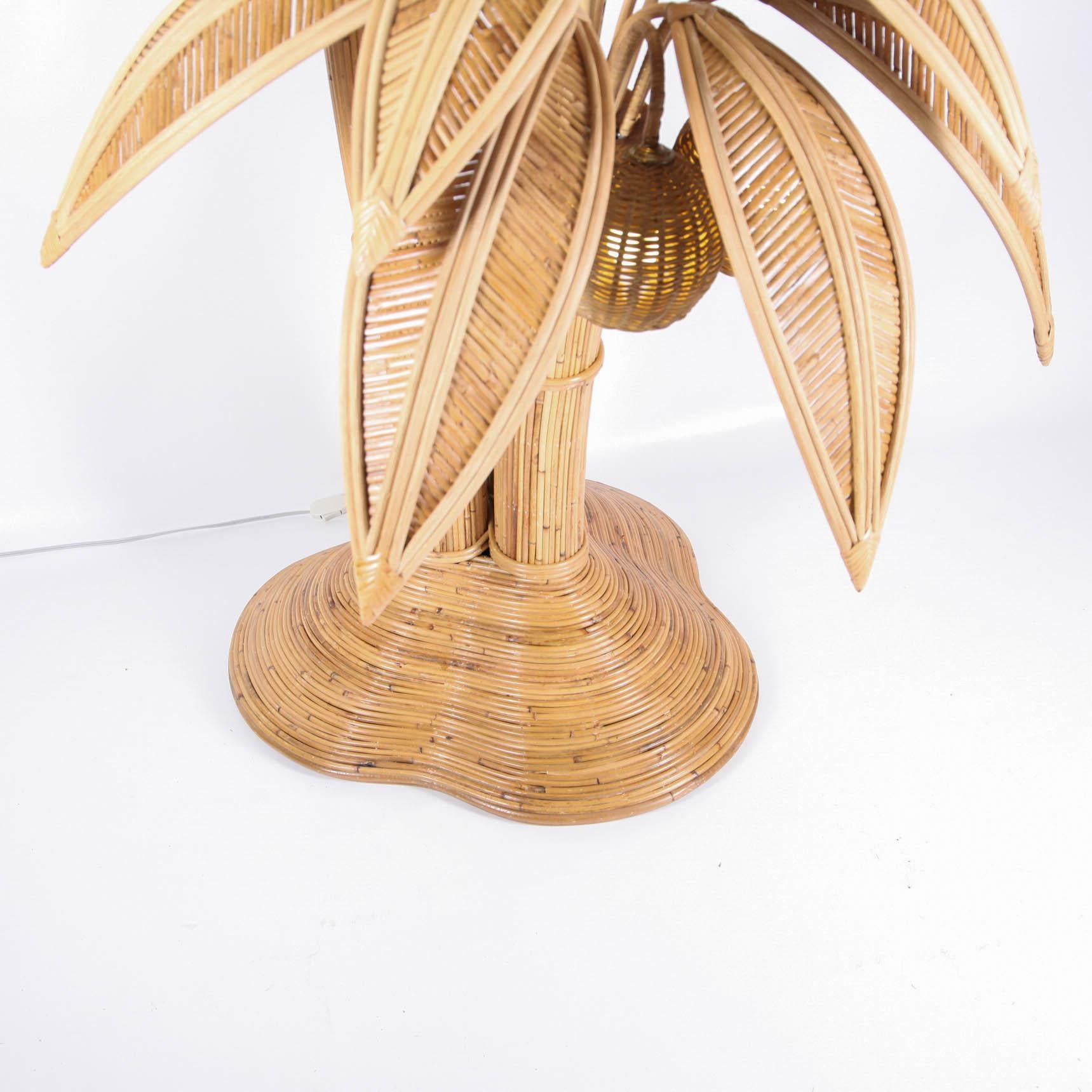 Rattan XXL Coconut Tree / palm tree Floor Lamp In Excellent Condition For Sale In Isle Sur Sorgue, FR
