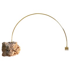 Lampada da tavolo Rauhwacke in acciaio e ottone di Johannes Hemann