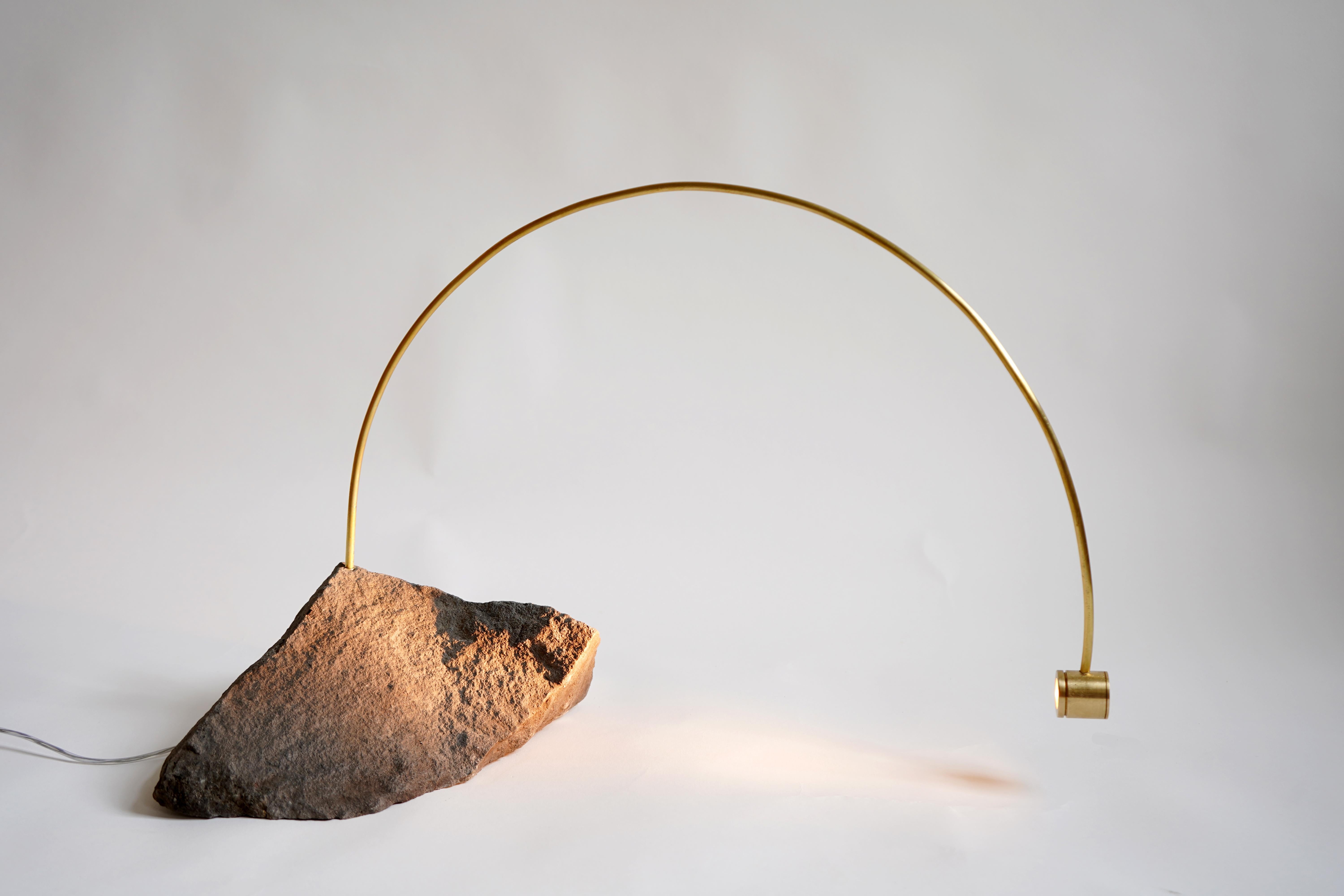 Altro Lampada da tavolo Greywacke in pietra e ottone di Johannes Hemann in vendita
