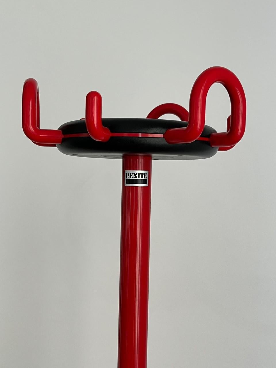Classic but fashionable design coat stand model 999 Aiuto black for Rexite by Raul Barberi and Georgio Marianelli.
Head and hooks in engineering polymer plastic, leg in varnished or chromium-plated steel, steel base with engineering polymer
