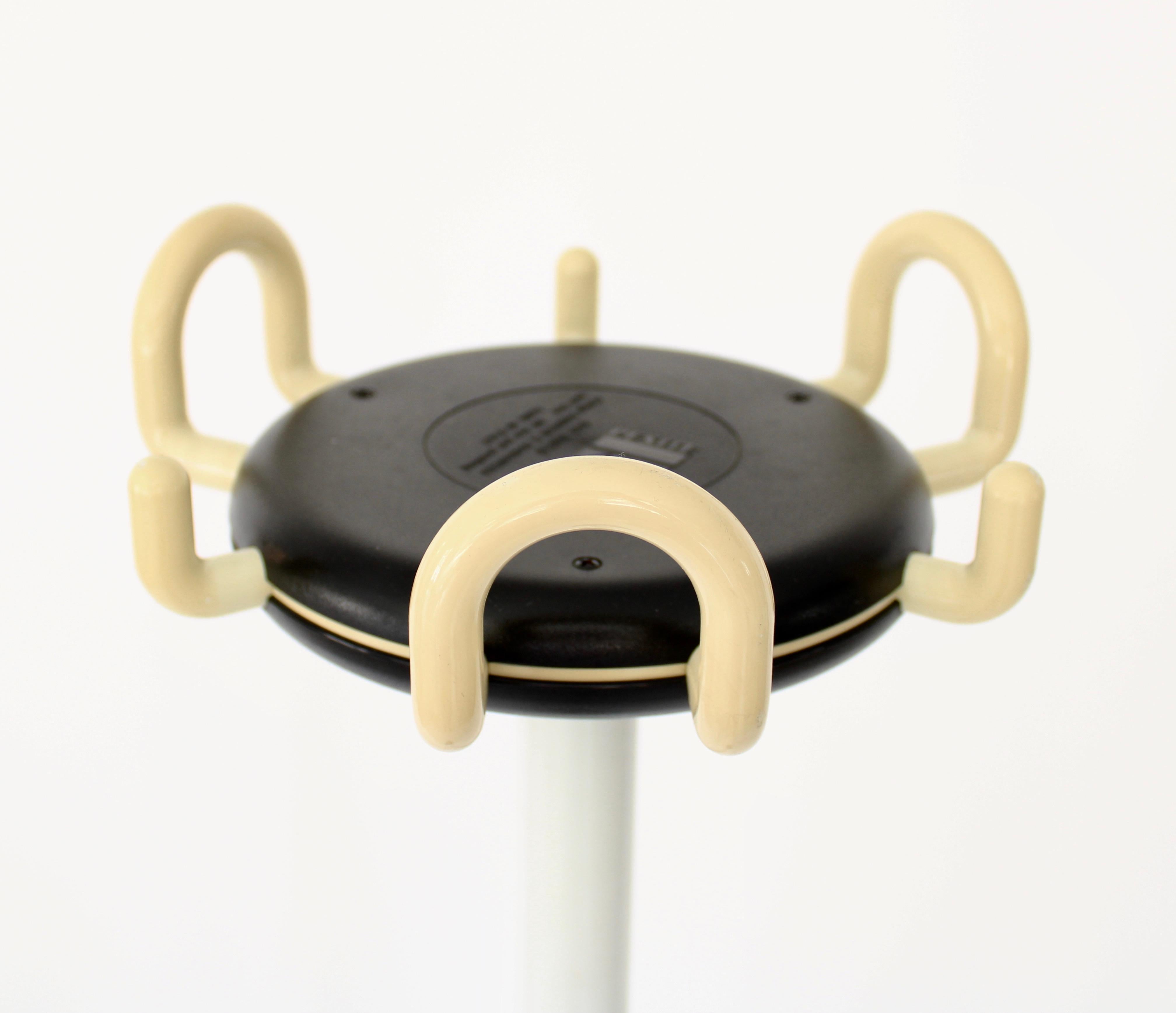 Late 20th Century Raul Barber and George Marianelli for Rexite Model 999 Aiuto Italian Coat Rack For Sale