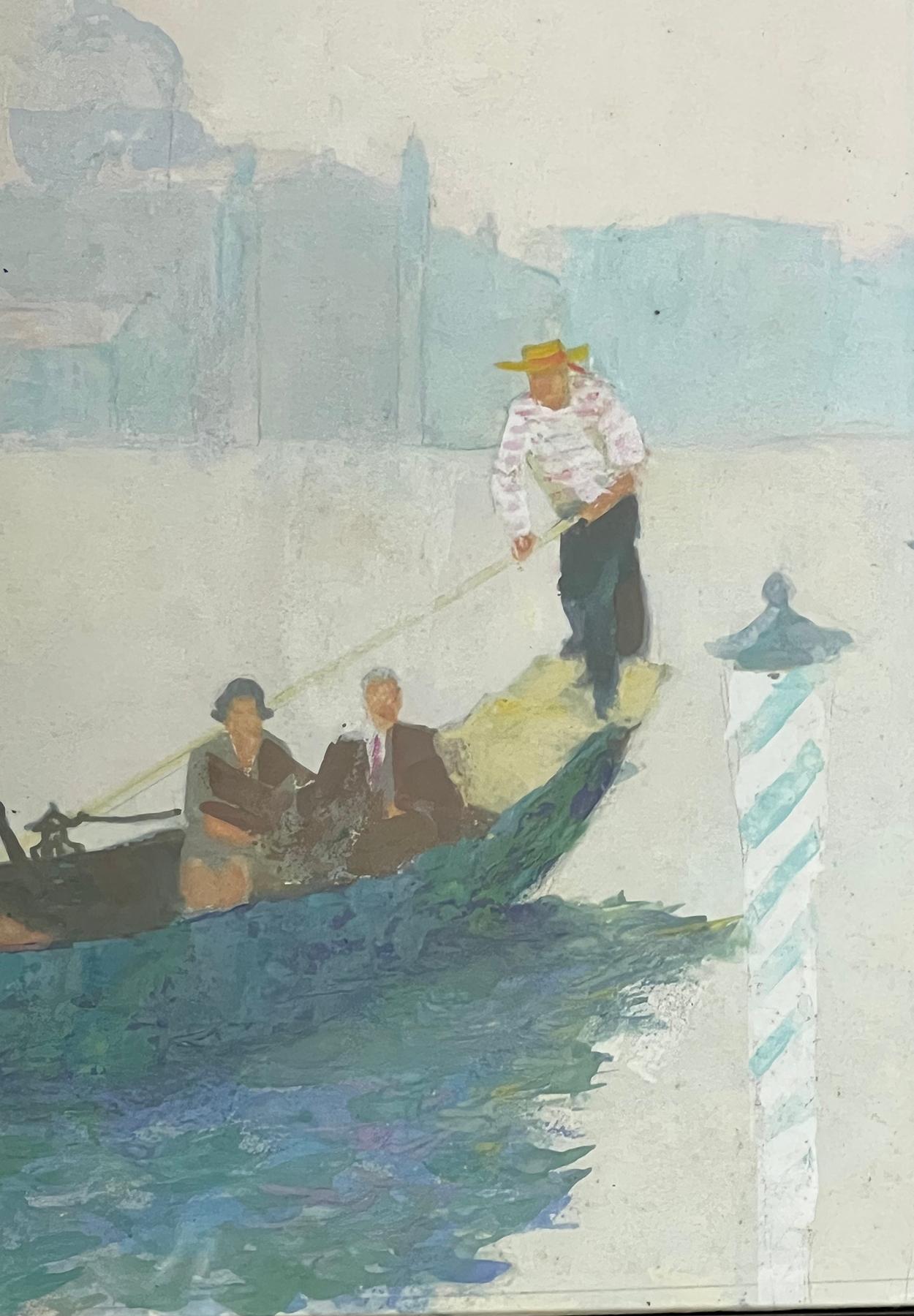 une scène impressionniste sereine, éclairée par le soleil, représentant au premier plan un couple assis dans une gondole, faisant face au spectateur, avec un gondolier typiquement vêtu se tenant à la poupe ; à l'arrière-plan, l'imposant Campanile de