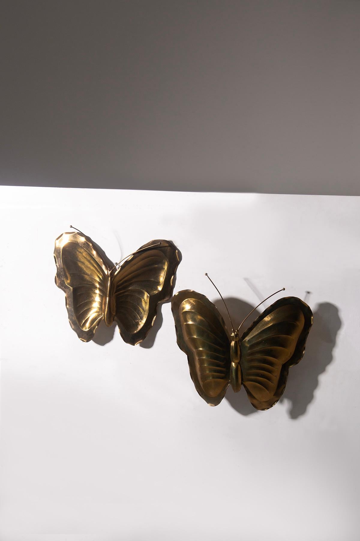 Mid-Century Modern Ravarini Castoldi Milano Pair of butterfly wall lamps in gilded metal, branded en vente
