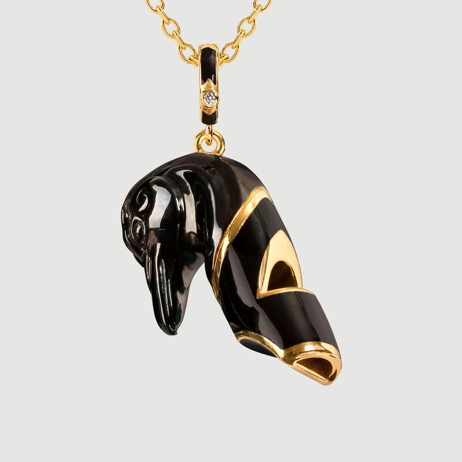 Moderne Naimah, collier pendentif Raven Whistle en émail noir en vente
