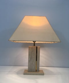 Tischlampe aus Travertin und Messing mit Originalschirm:: französisch:: um 1970