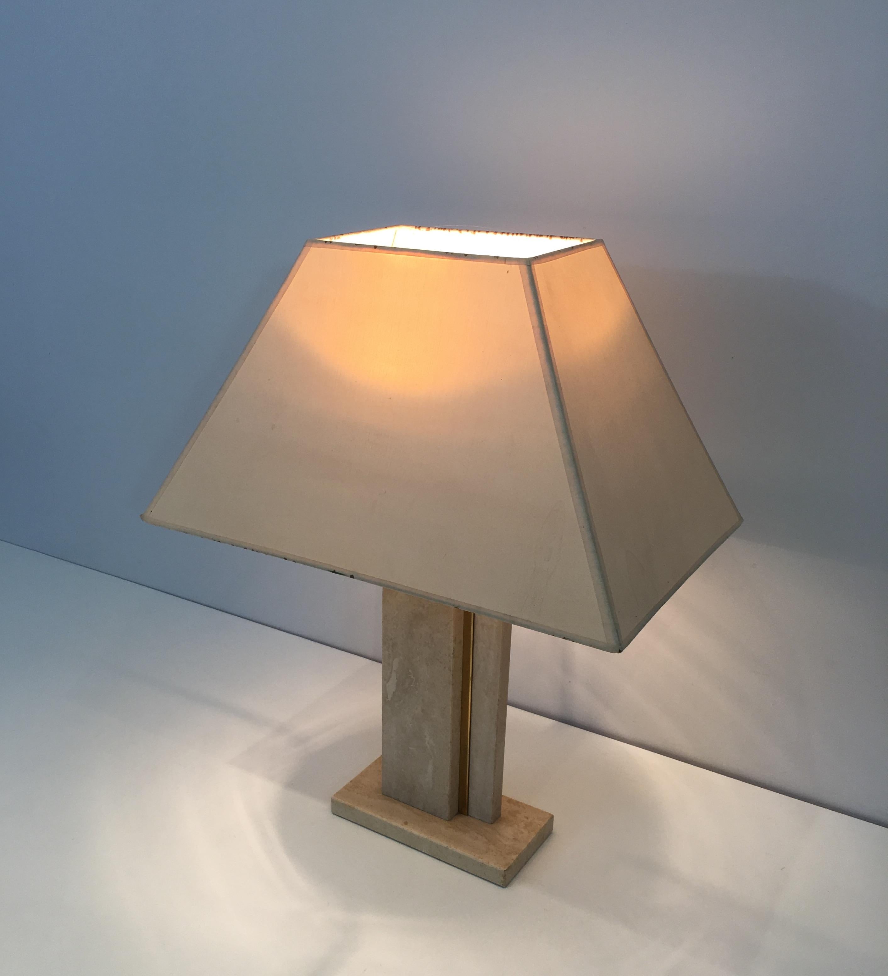 Travertine and Brass Table Lamp with Original Shade, French, circa 1970 In Good Condition For Sale In Marcq-en-Barœul, Hauts-de-France