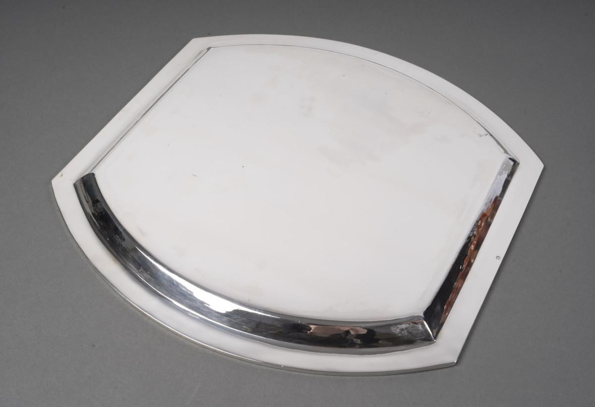 RAVINET D'ENFERT - Plat carré en argent massif, période Art déco en vente 6