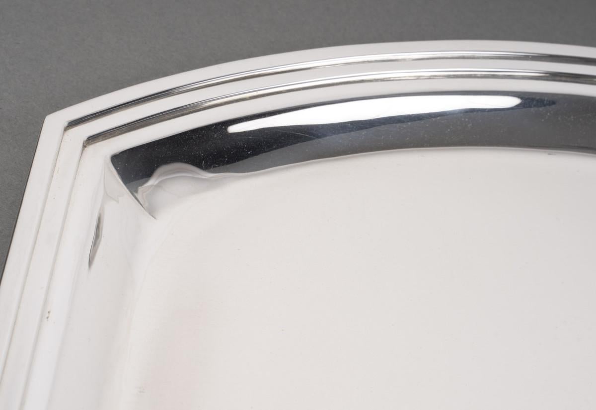 Français RAVINET D'ENFERT - Plat carré en argent massif, période Art déco en vente