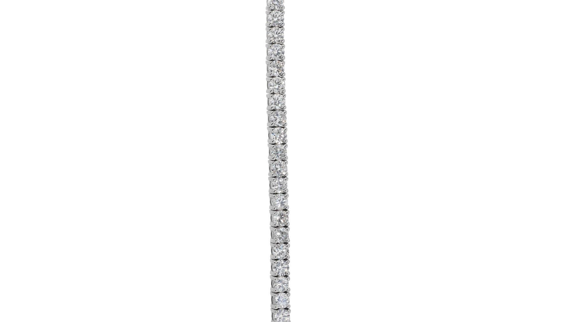 Women's Ravishing 18k White Gold Bracelet w/ 6.02 ct Natural Diamonds IGI Certificate For Sale