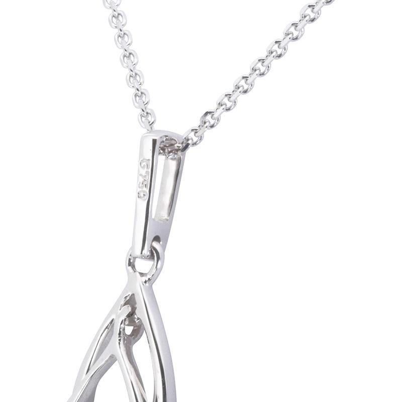 Ravishing 18k White Gold Necklace with Pendant with 0.05ct Natural Diamonds For Sale 1