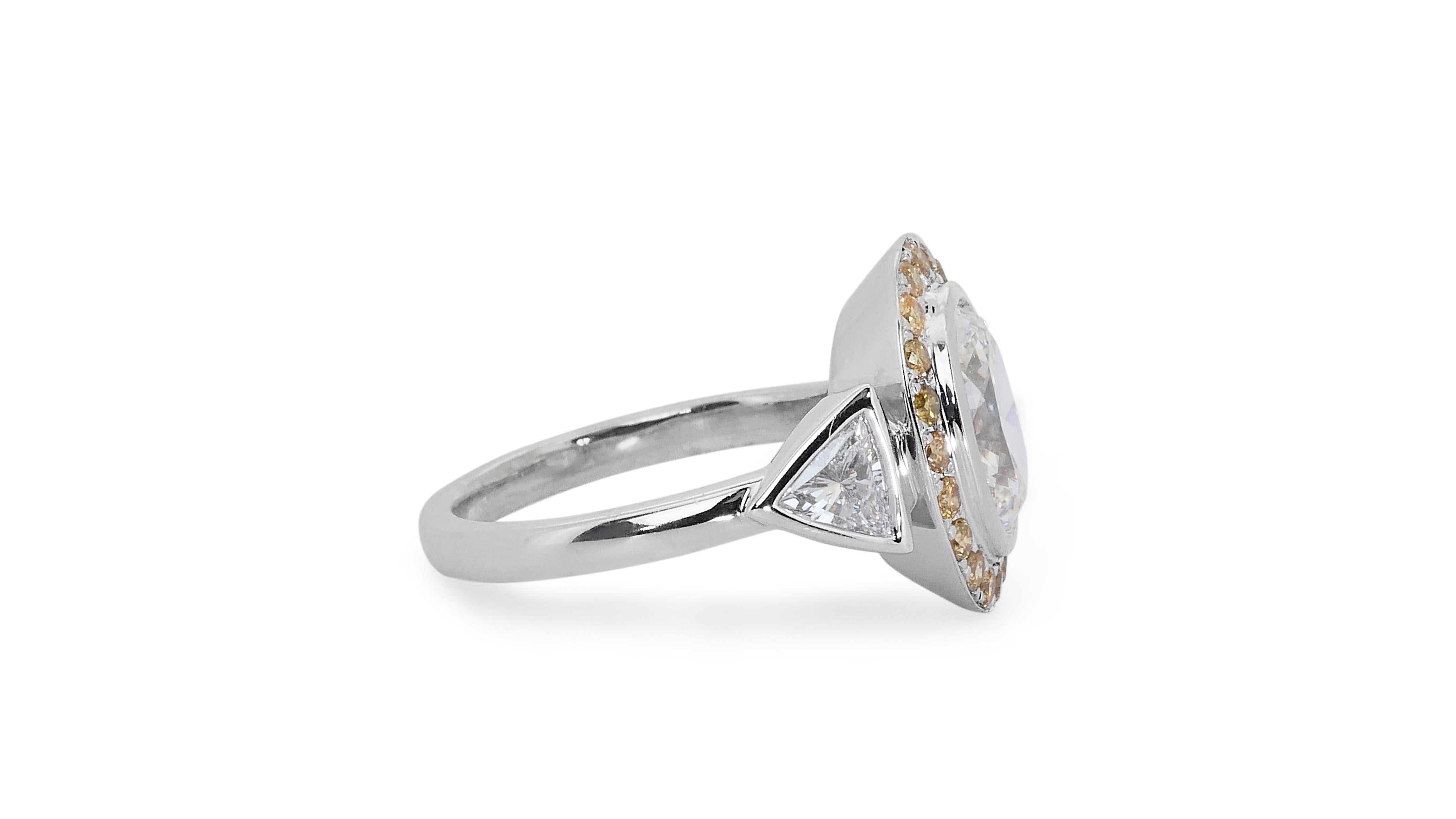 Women's Ravishing 18k White Gold Oval Ring w/ 1.90ct Natural Diamonds IGI Certificate For Sale