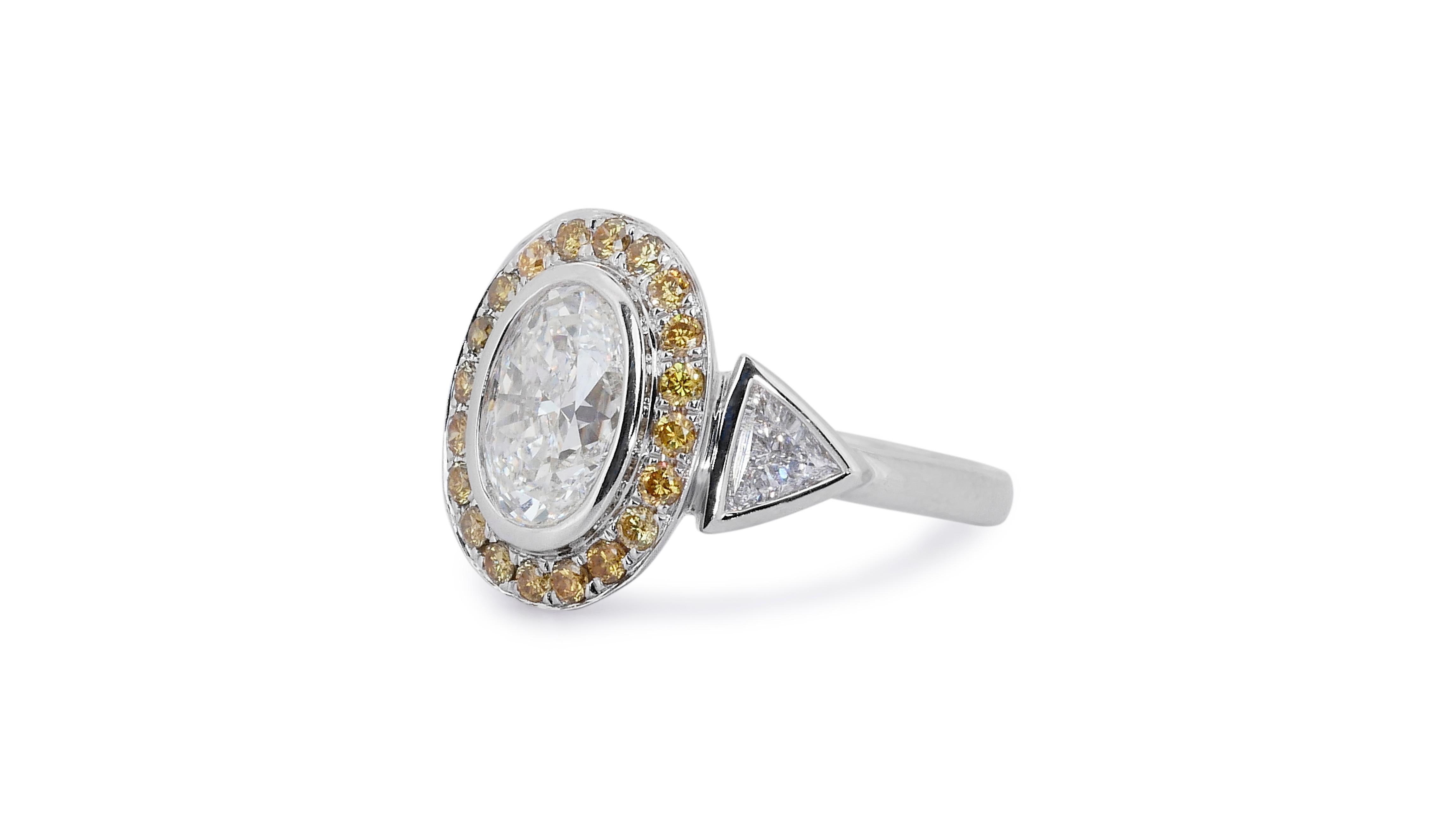 Ravishing 18k White Gold Oval Ring w/ 1.90ct Natural Diamonds IGI Certificate For Sale 1