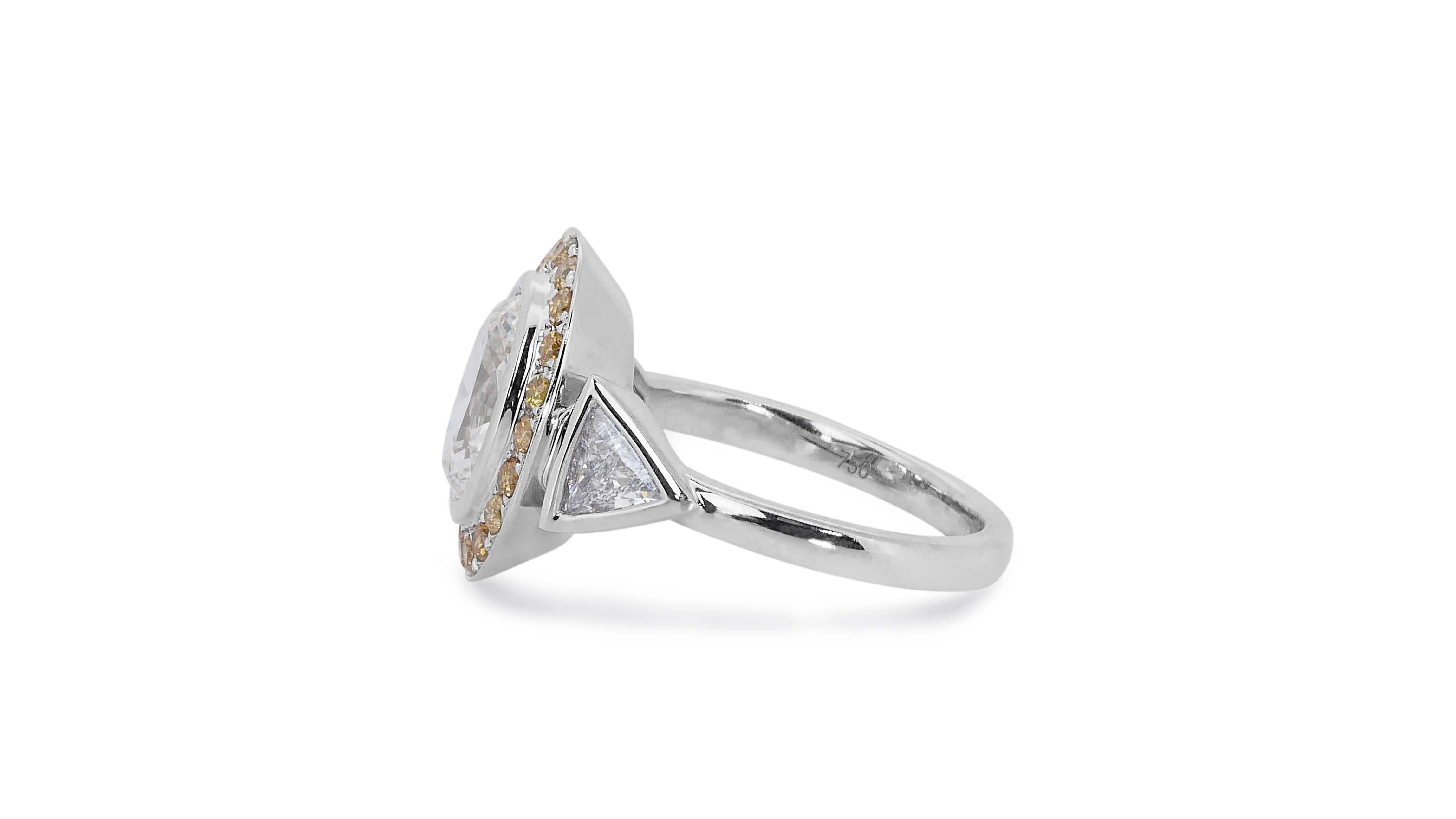 Ravishing 18k White Gold Oval Ring w/ 1.90ct Natural Diamonds IGI Certificate For Sale 2