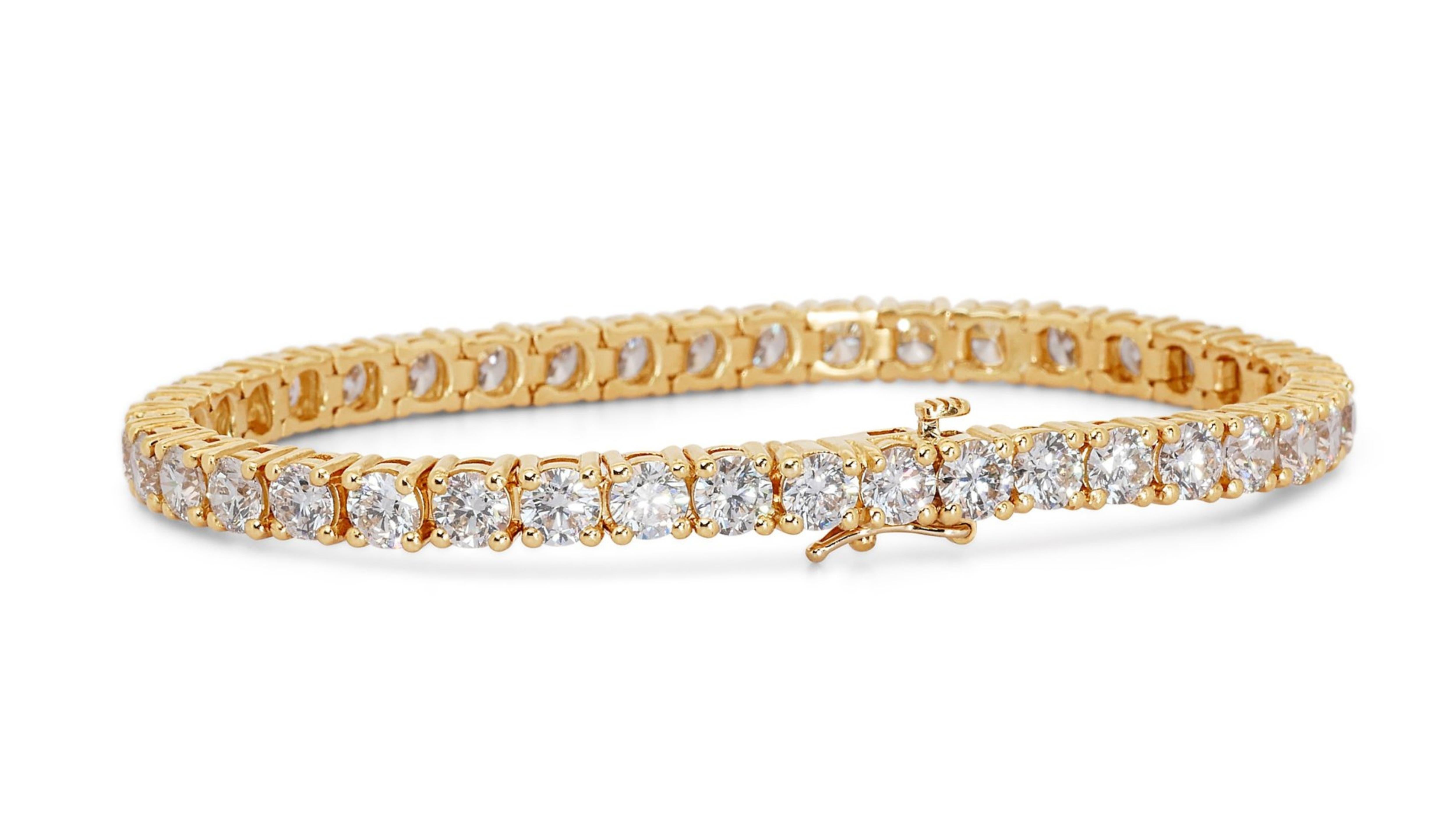Round Cut Ravishing 18k Yellow Gold Bracelet w/ 12 ct Natural Diamond IGI Certificate For Sale