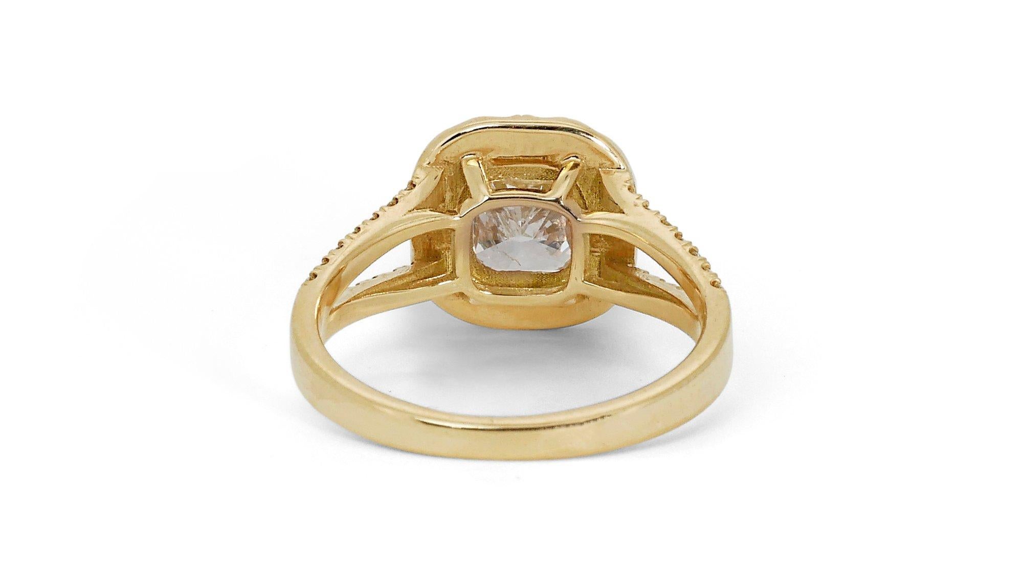 Ravishing 18k Yellow Gold Halo Ring w/ 2.05 ct Natural Diamonds IGI Cert For Sale 3