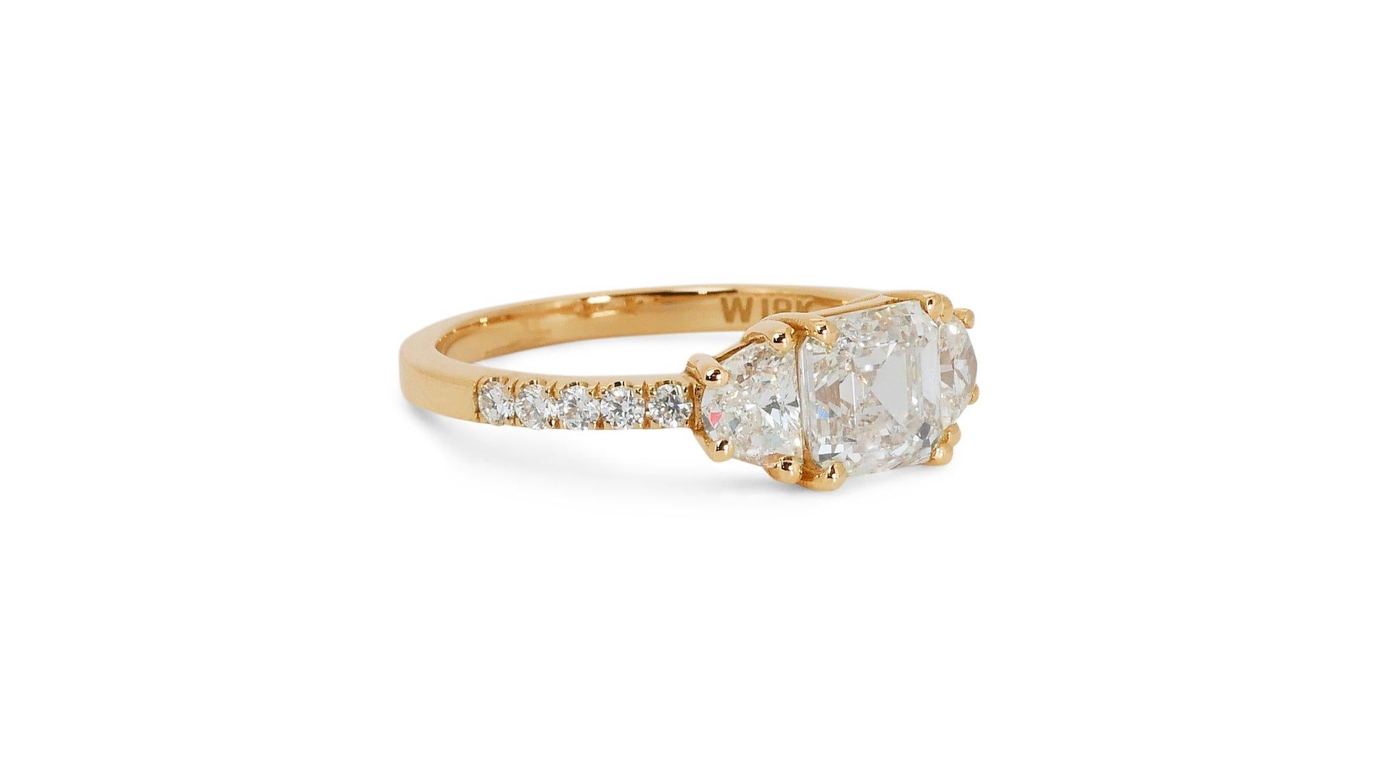 Women's Beautiful 2.24ct Diamonds Ring with IGI Certificate For Sale