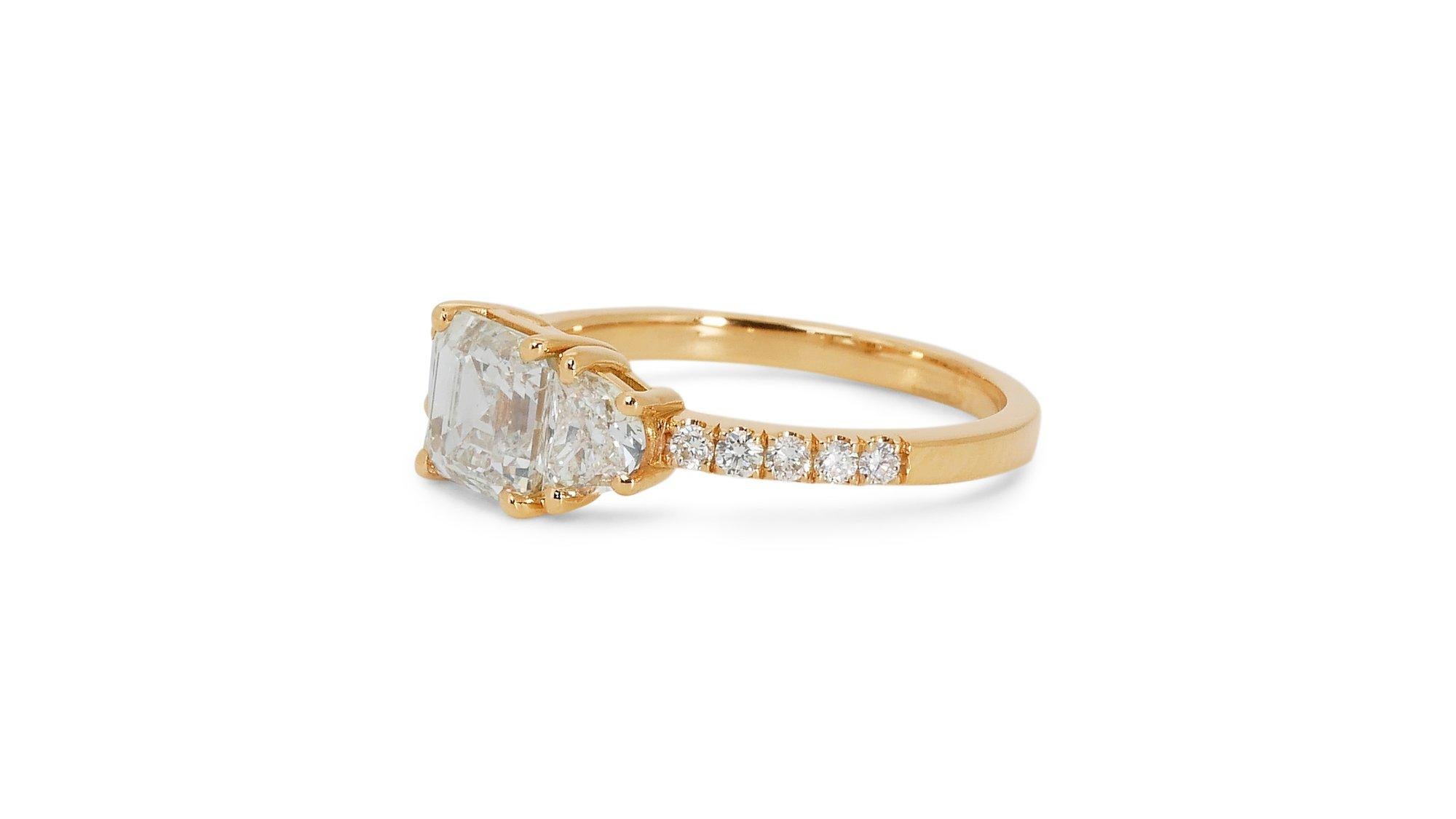 Beautiful 2.24ct Diamonds Ring with IGI Certificate For Sale 2