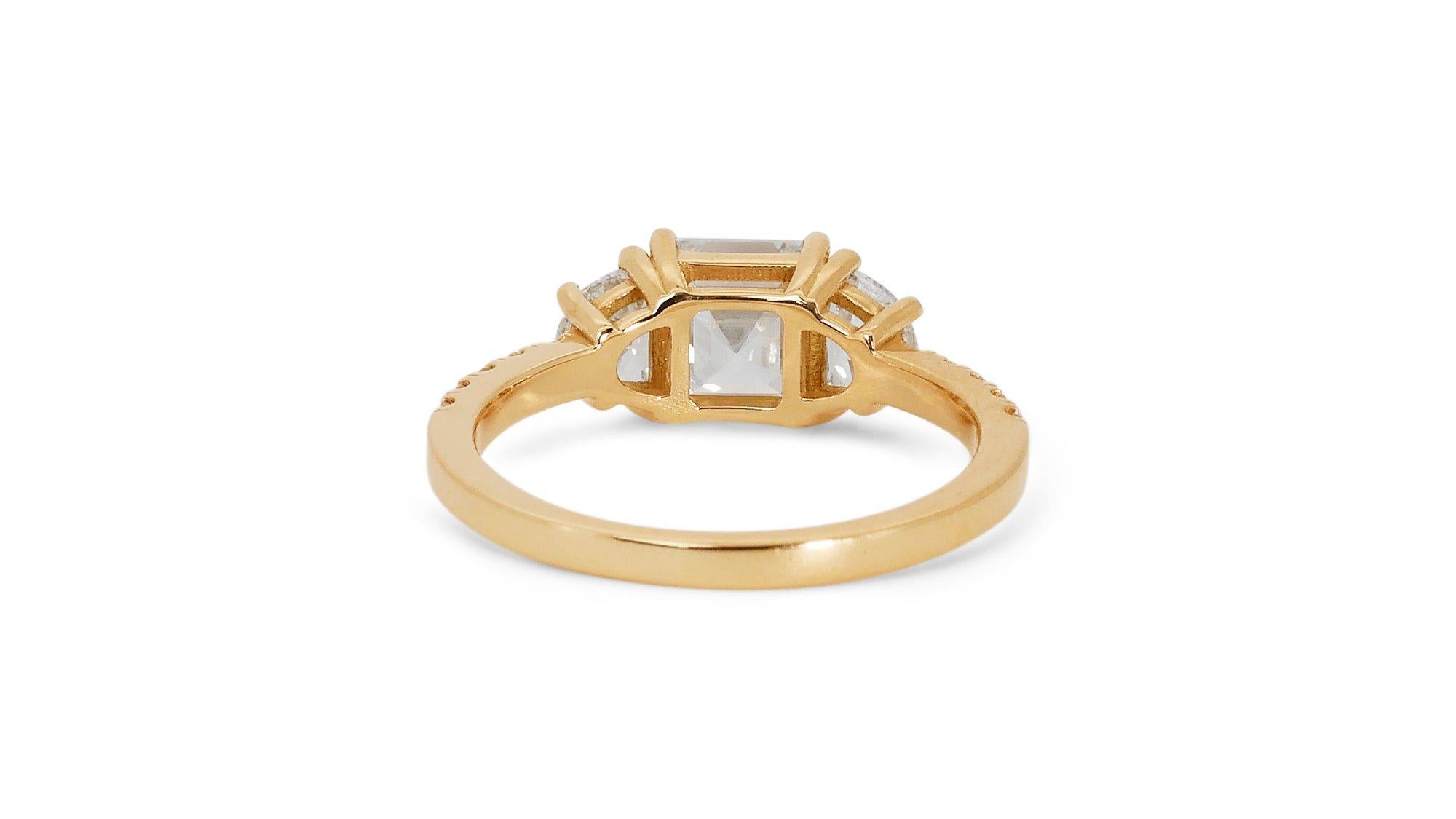 Beautiful 2.24ct Diamonds Ring with IGI Certificate For Sale 3