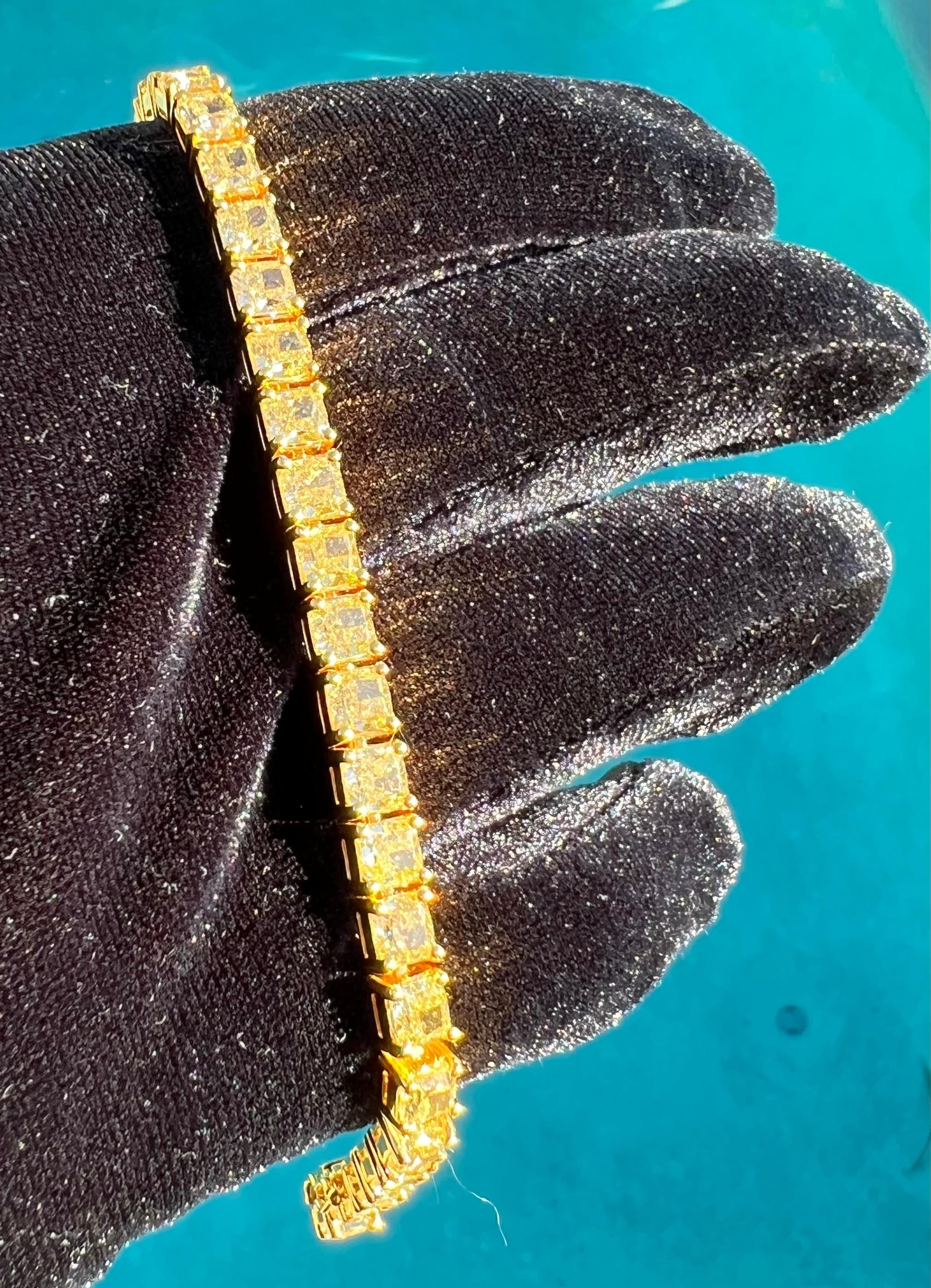 Contemporary Ravishing 19.57 Carat Fancy Yellow Diamond 18k Yellow Gold Tennis Bracelet 