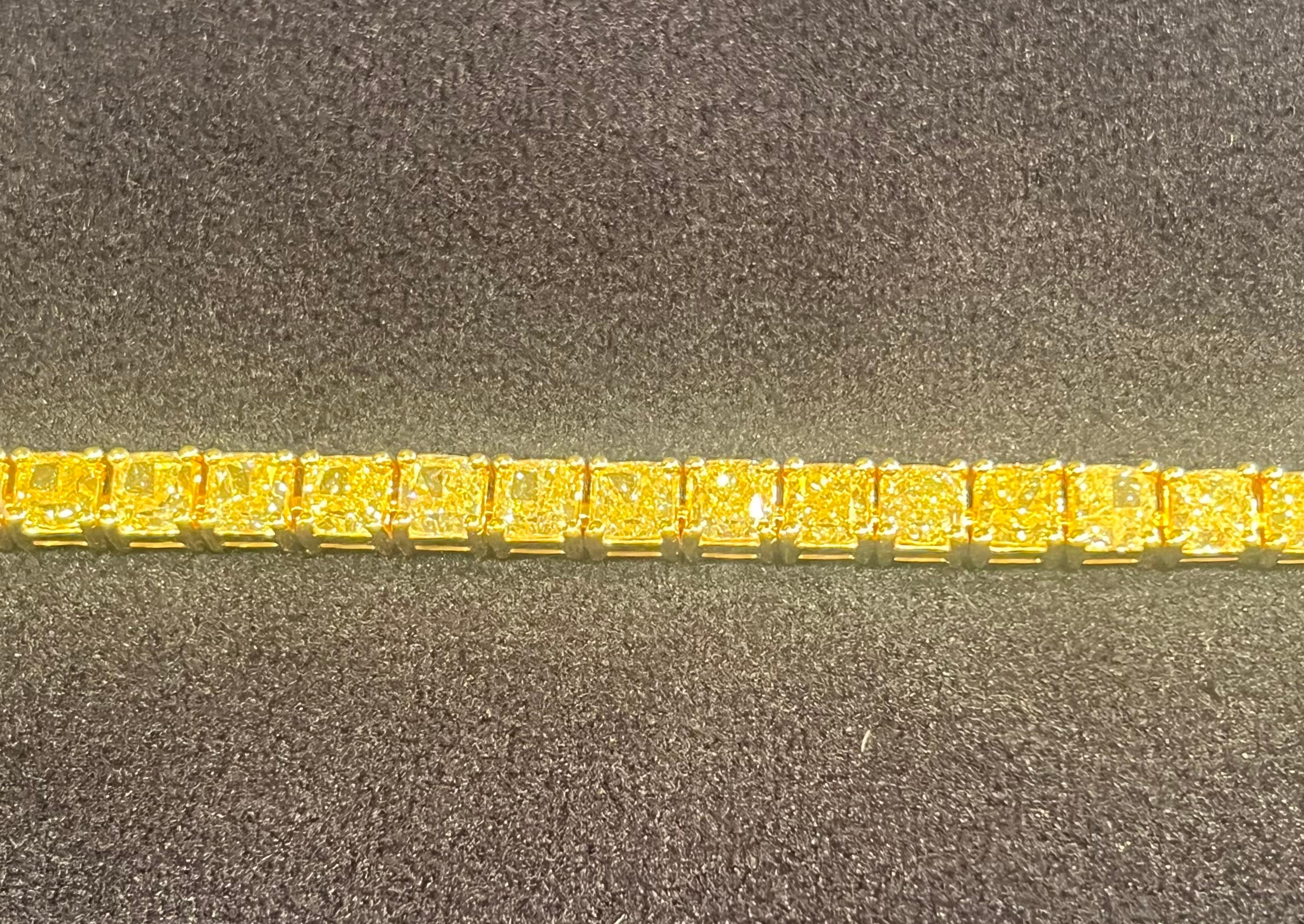 Women's Ravishing 19.57 Carat Fancy Yellow Diamond 18k Yellow Gold Tennis Bracelet 