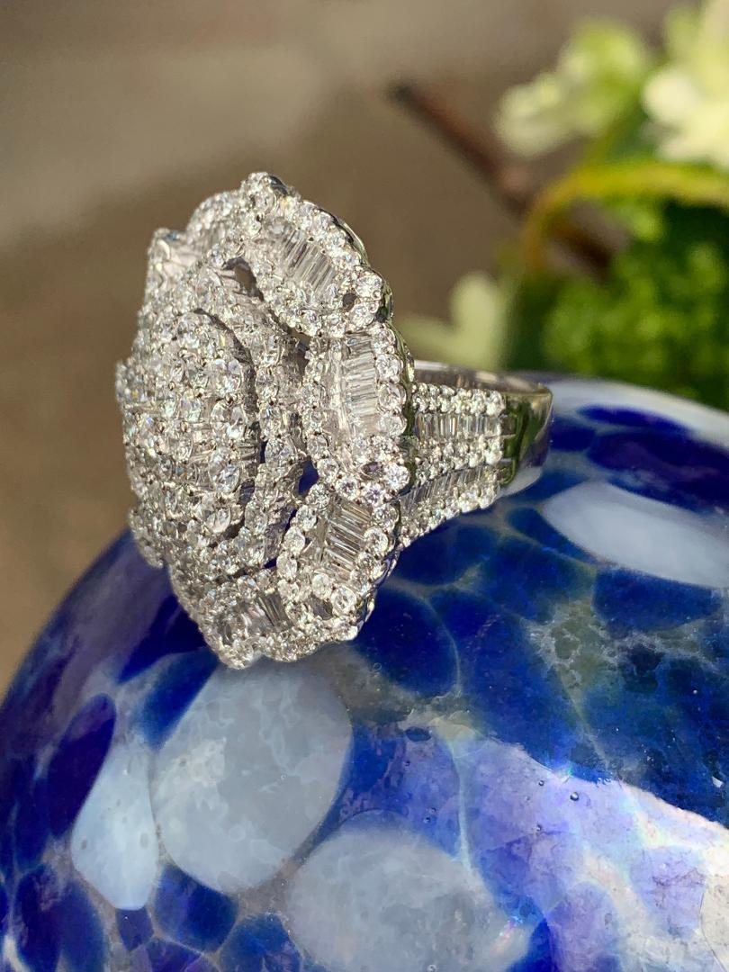 Ravishing 8.34 Carat Baguette Round Diamond Oval Shape White Gold Cocktail Ring In Excellent Condition In Tustin, CA