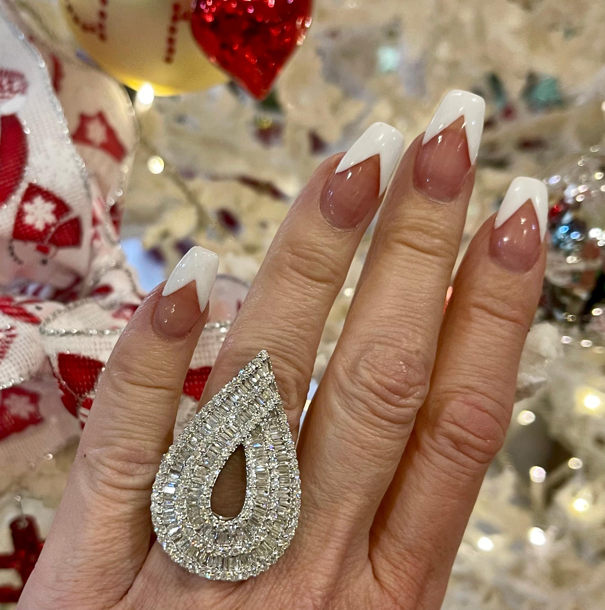 Contemporary Ravishing 9.25 Carat Diamond Tear Drop Pear Shaped 18K White Gold Cocktail Ring