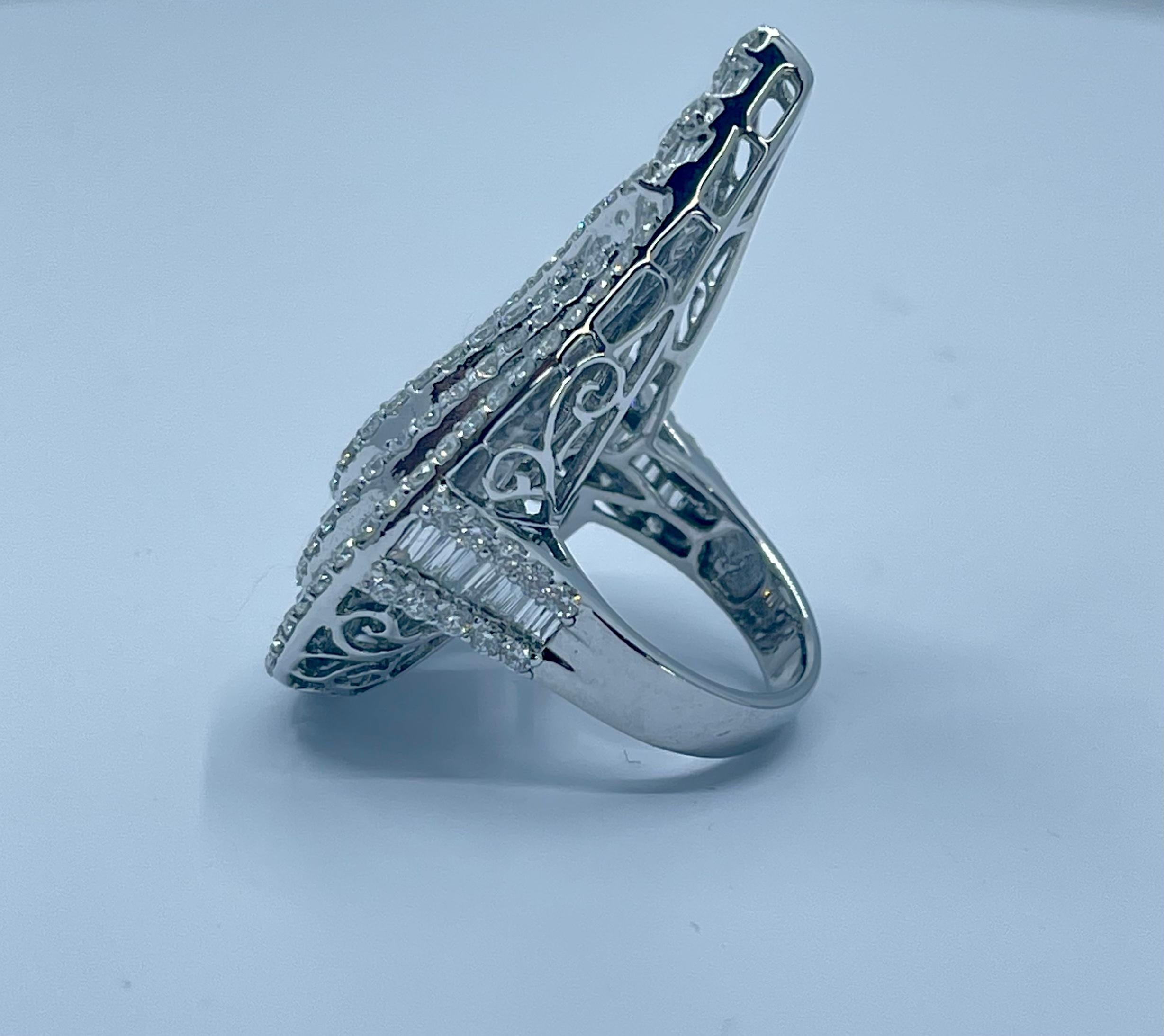 Ravishing 9.25 Carat Diamond Tear Drop Pear Shaped 18K White Gold Cocktail Ring In Excellent Condition In Tustin, CA