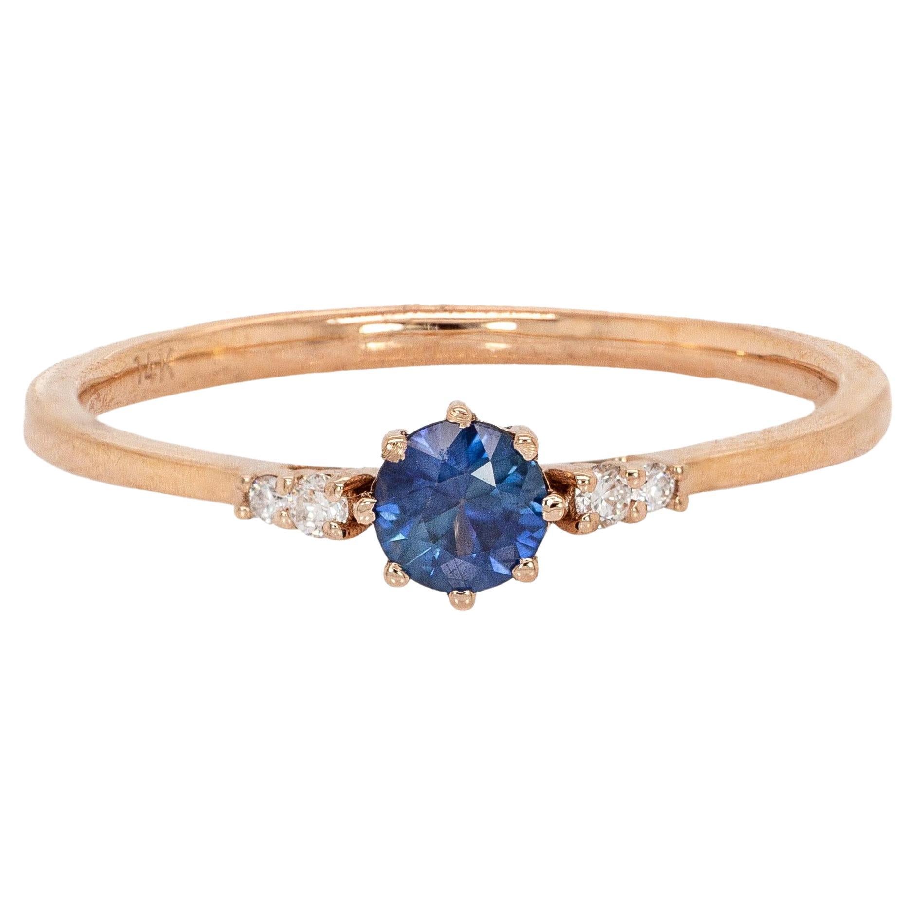 Bague en or rose massif 14k avec saphir et accents de diamants naturels