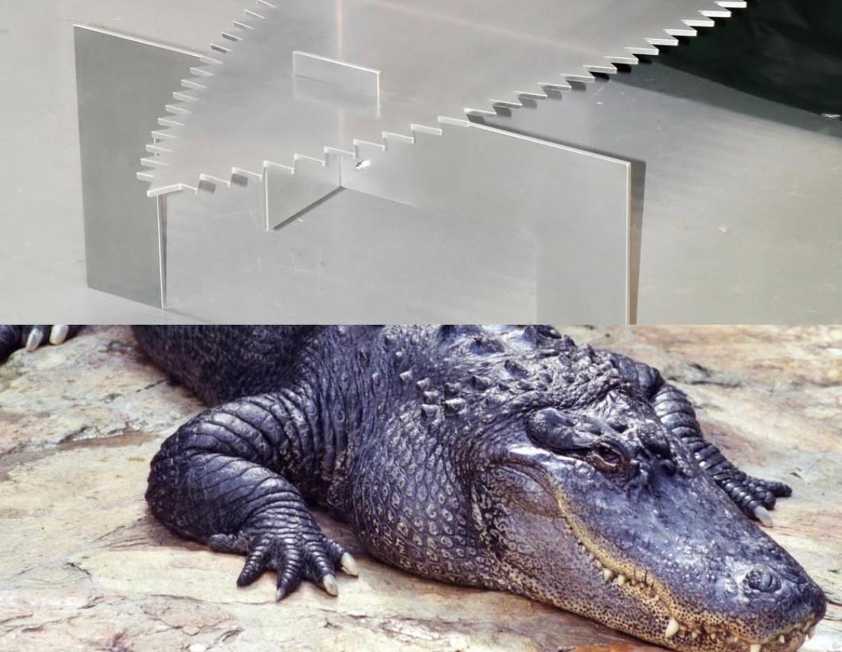 Mesa Cocodrilo de aluminio bruto de Julius Esser en venta 4