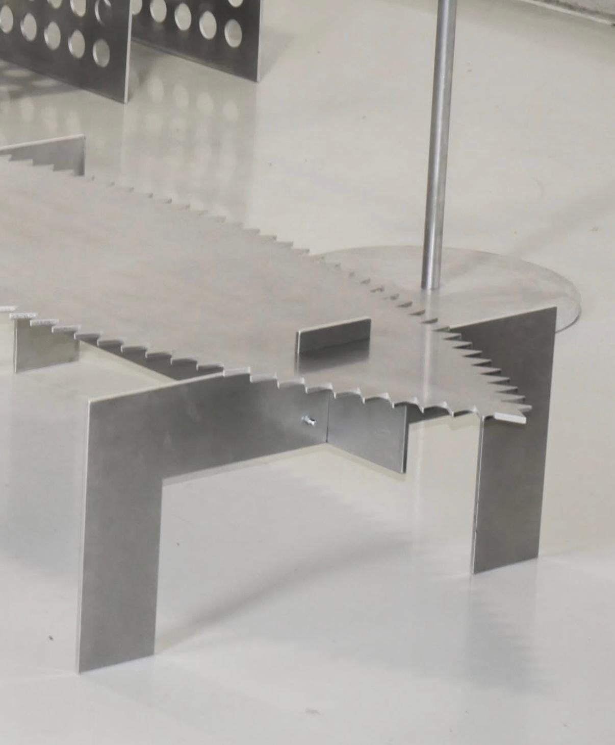 Mesa Cocodrilo de aluminio bruto de Julius Esser en Nuevo estado para la venta en Wien, AT