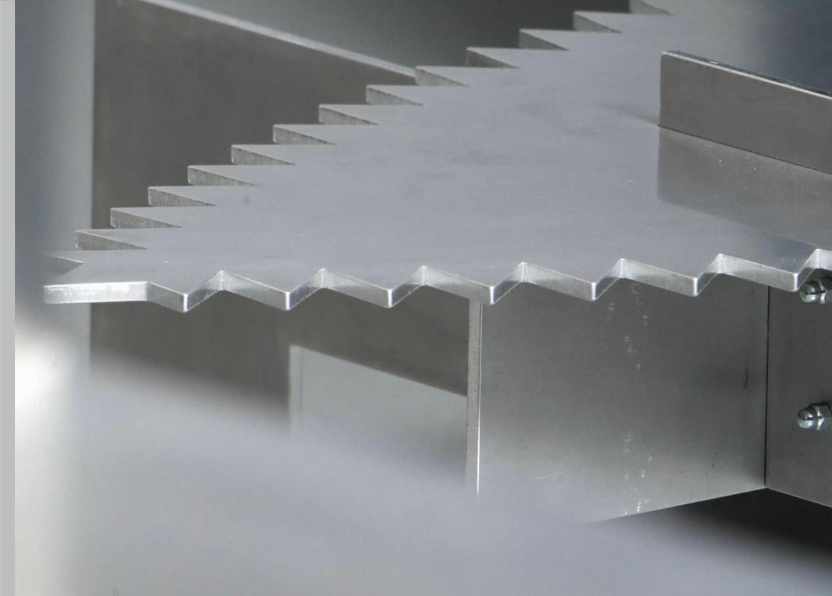 Mesa Cocodrilo de aluminio bruto de Julius Esser Aluminio en venta