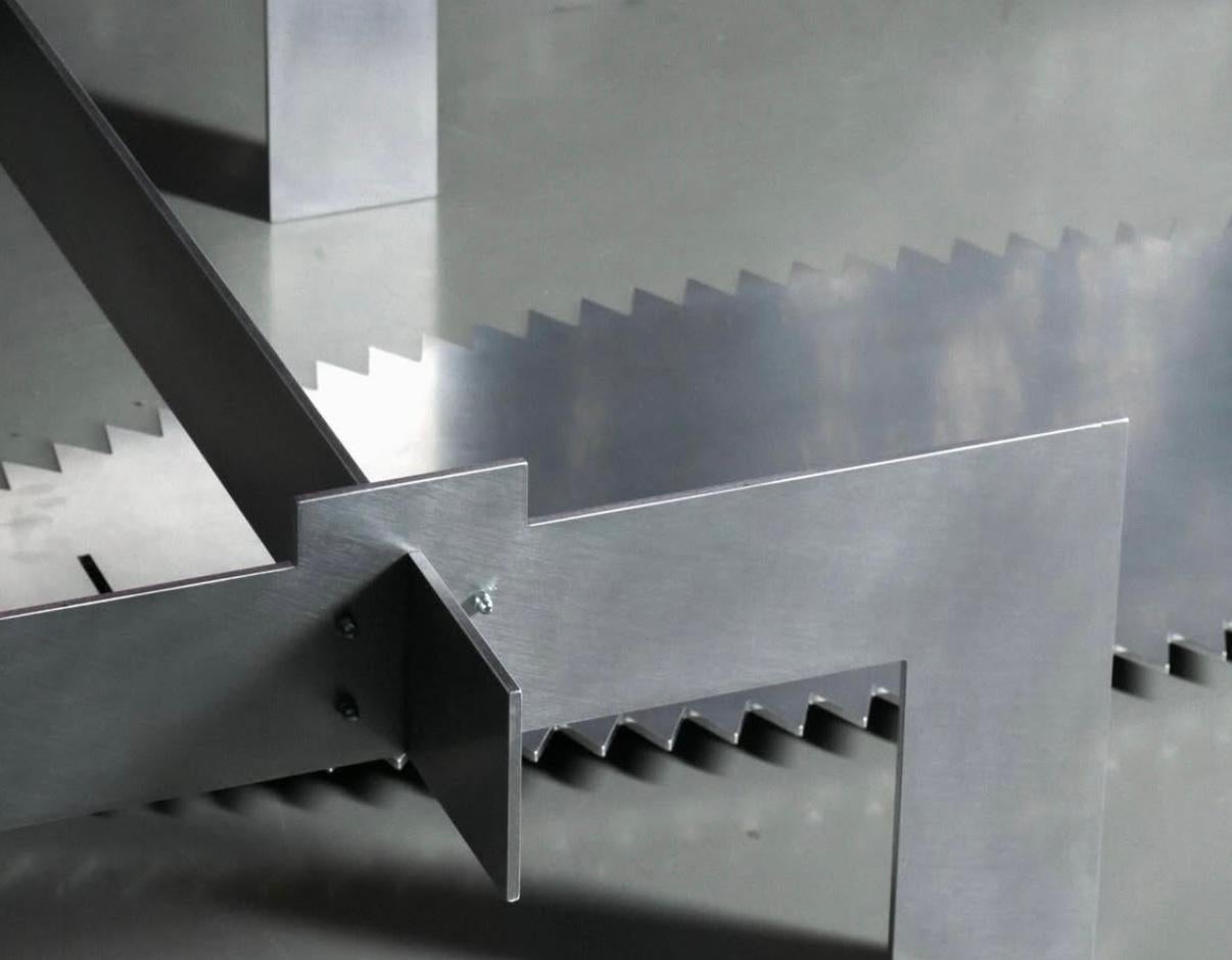 Mesa Cocodrilo de aluminio bruto de Julius Esser en venta 2