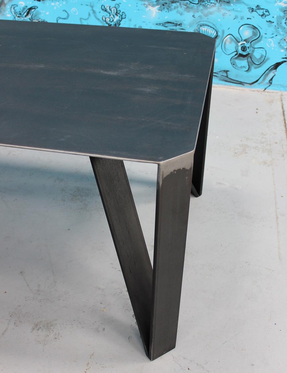 Raw Angles Dining Table In Excellent Condition For Sale In Paris, FR