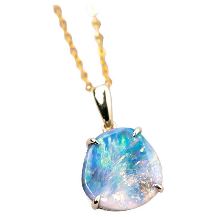 Collana con ciondolo di opale nero australiano grezzo in oro giallo 14K