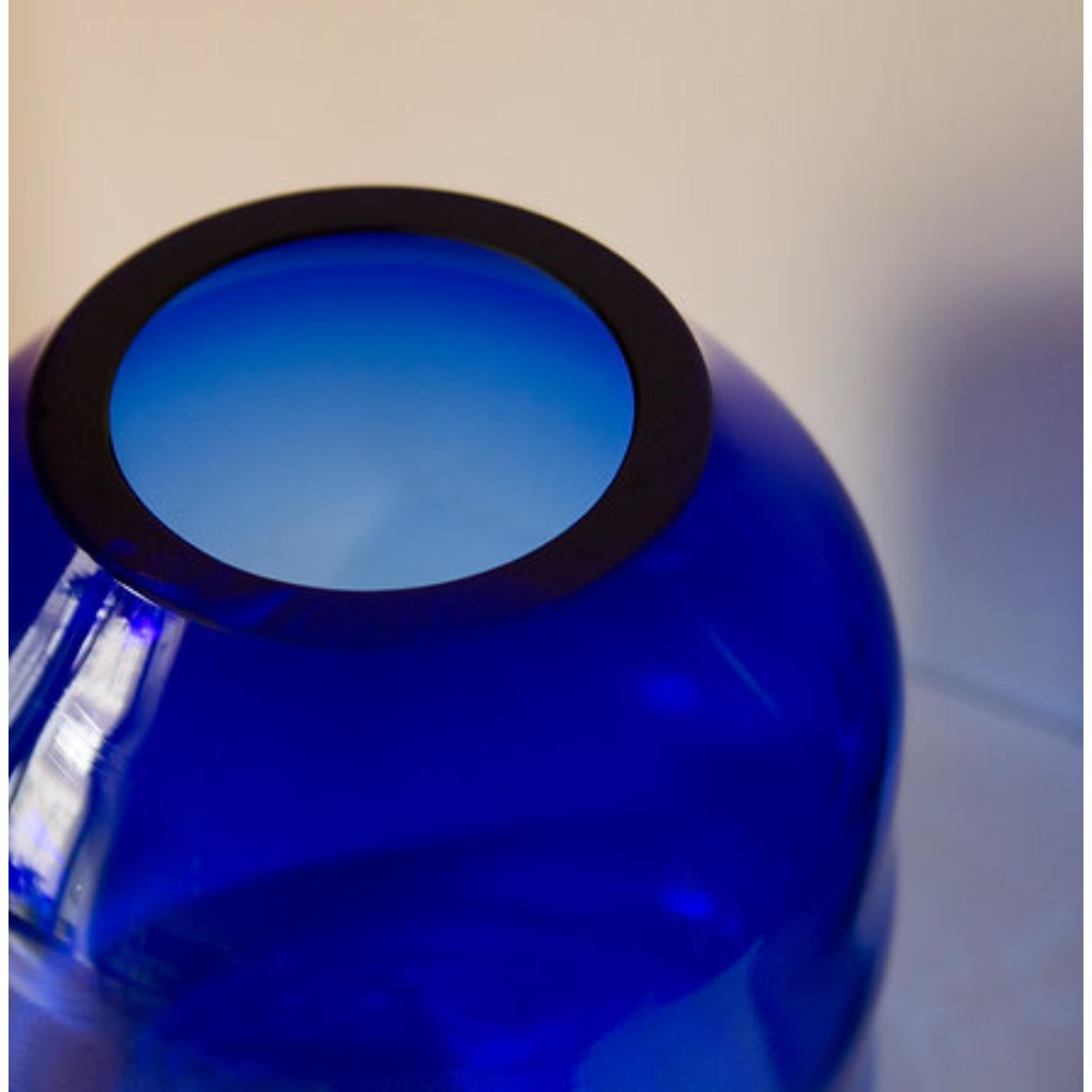 Jarrón Raw Berlin Azul S de Milena Kling Posmoderno en venta