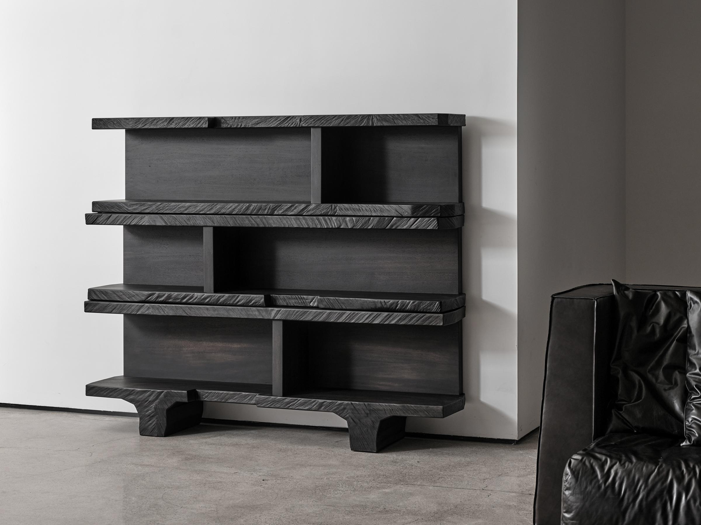 Librerie grezze di DAaZ
Dimensioni: D 47,5 x L 221 x H 180 cm.
Materiali: Wood Wood.


DAaZ Furniture onora lo spirito di avventura. Accettiamo l'evasione dall'ordinario e ci rallegriamo della magia che si trova nell'inaspettato. La nostra abilità