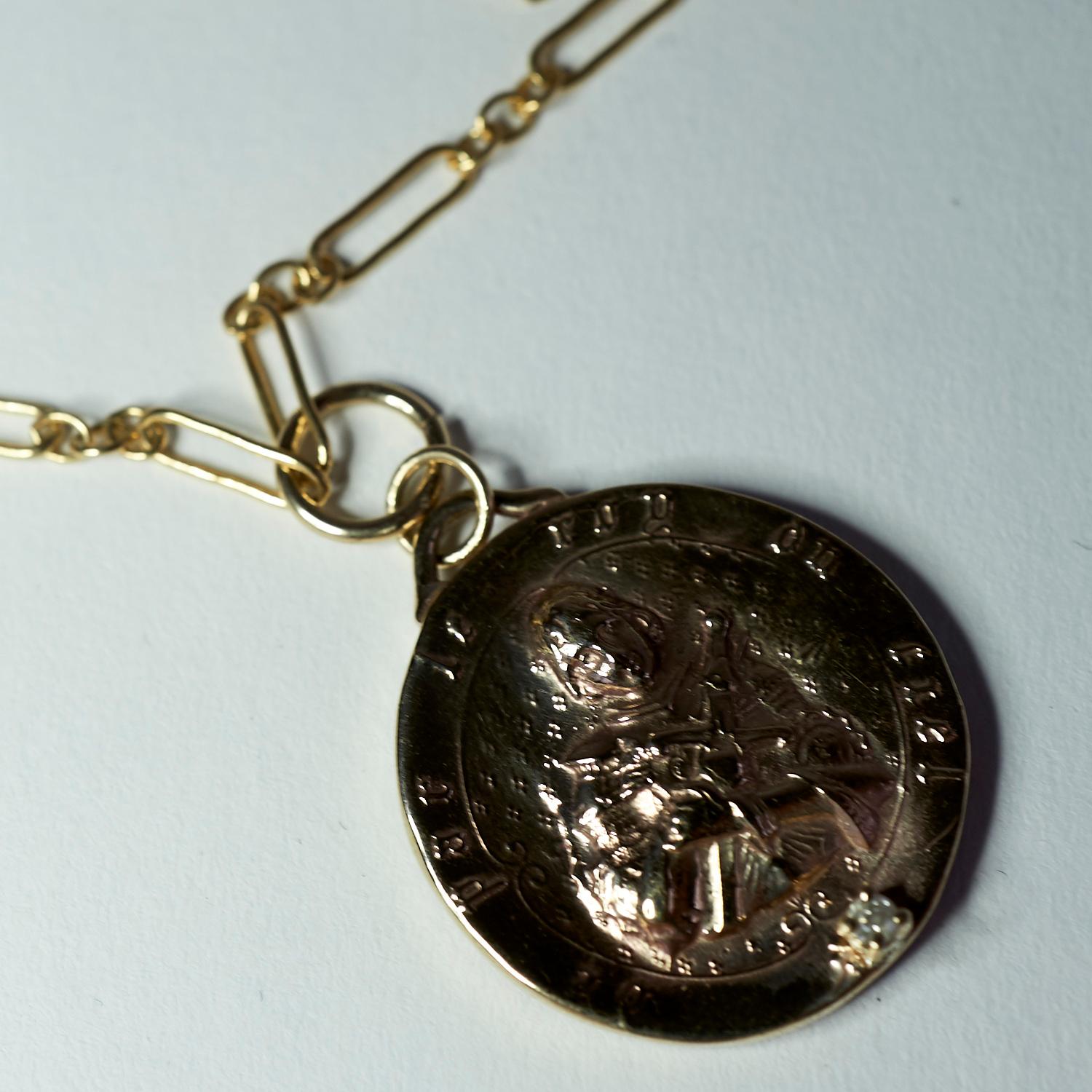 Halskette mit Diamant-Anhänger, Saint Joan of Arc Medaillon Münze J Dauphin im Zustand „Neu“ im Angebot in Los Angeles, CA
