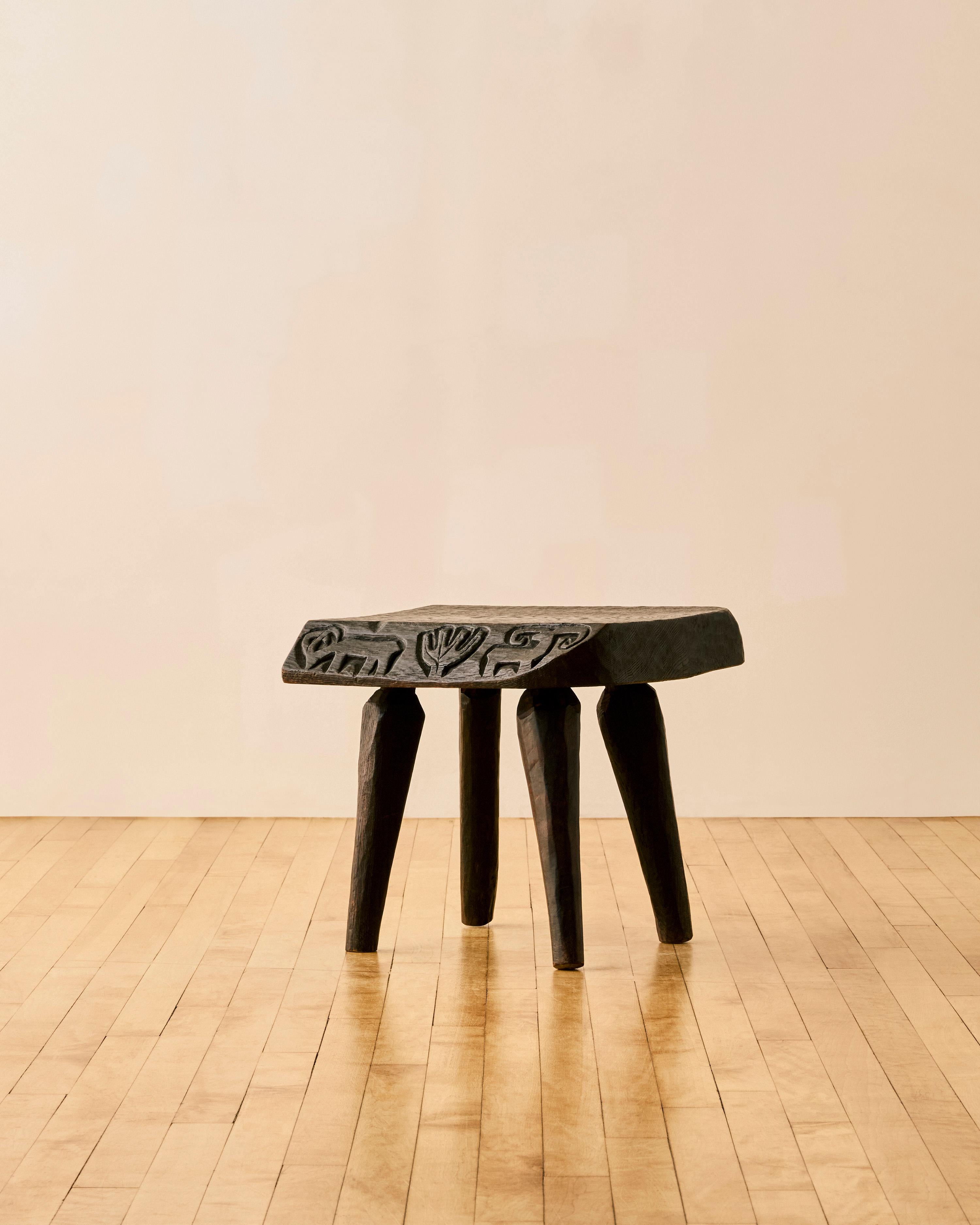 Inconnu Raw Edges Tabouret en bois foncé Par Willy Trojan en vente