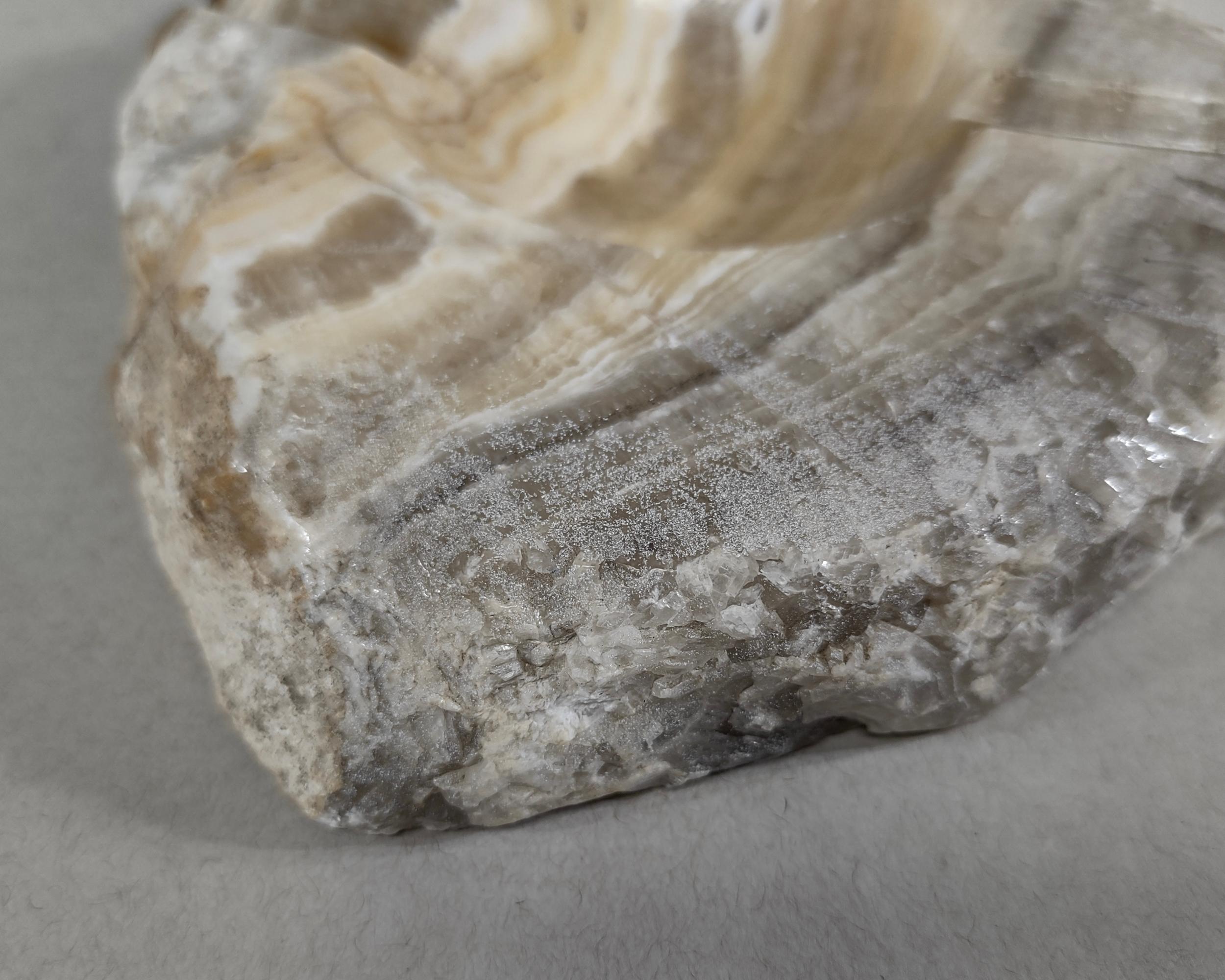 Raw Edge Stone Zebra Calcite Ashtray In Good Condition For Sale In Hawthorne, CA