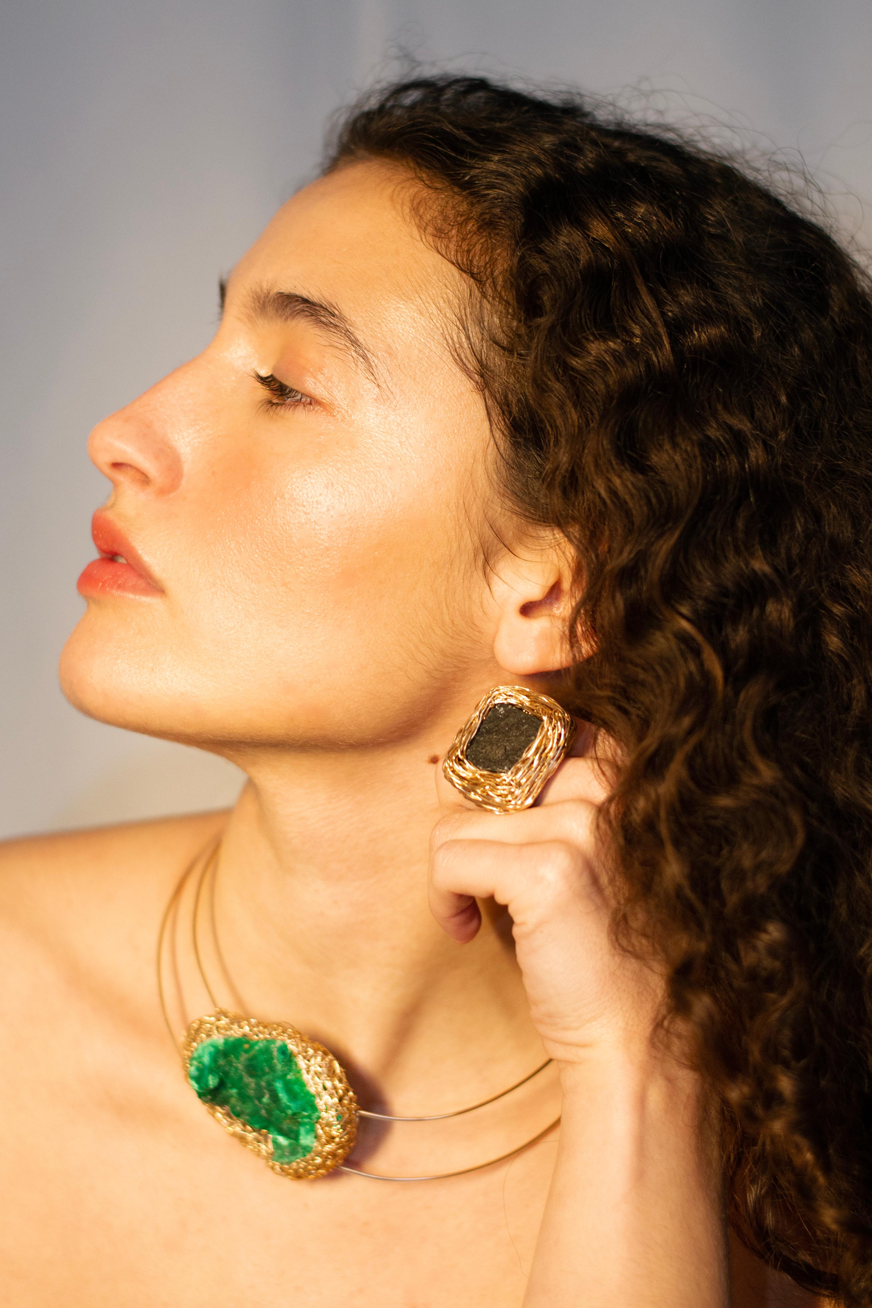 Raw MalachiteStatement Choker in 14 kt Yellow Gold F Cocktail Necklace For Sale 5