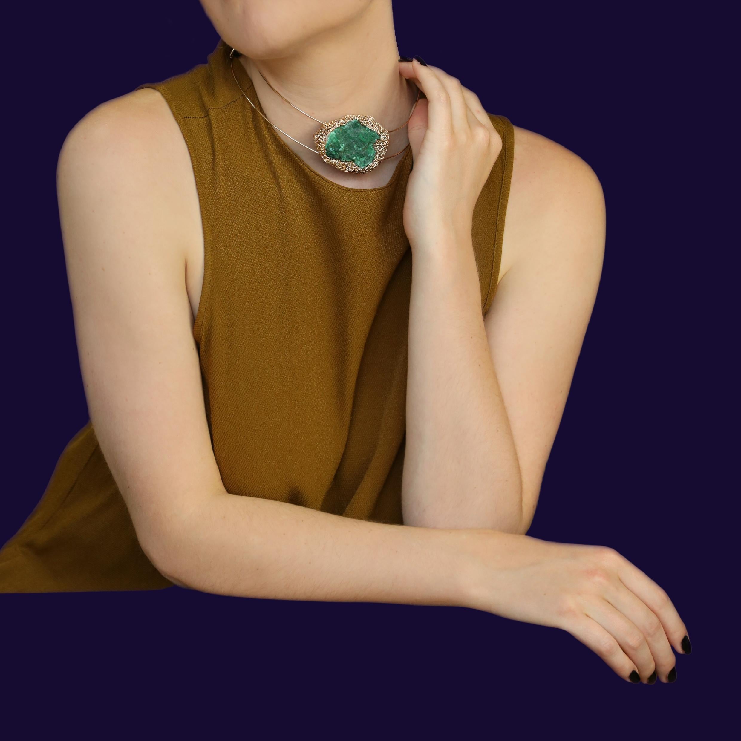 Raw MalachiteStatement Choker in 14 kt Yellow Gold F Cocktail Necklace For Sale 1