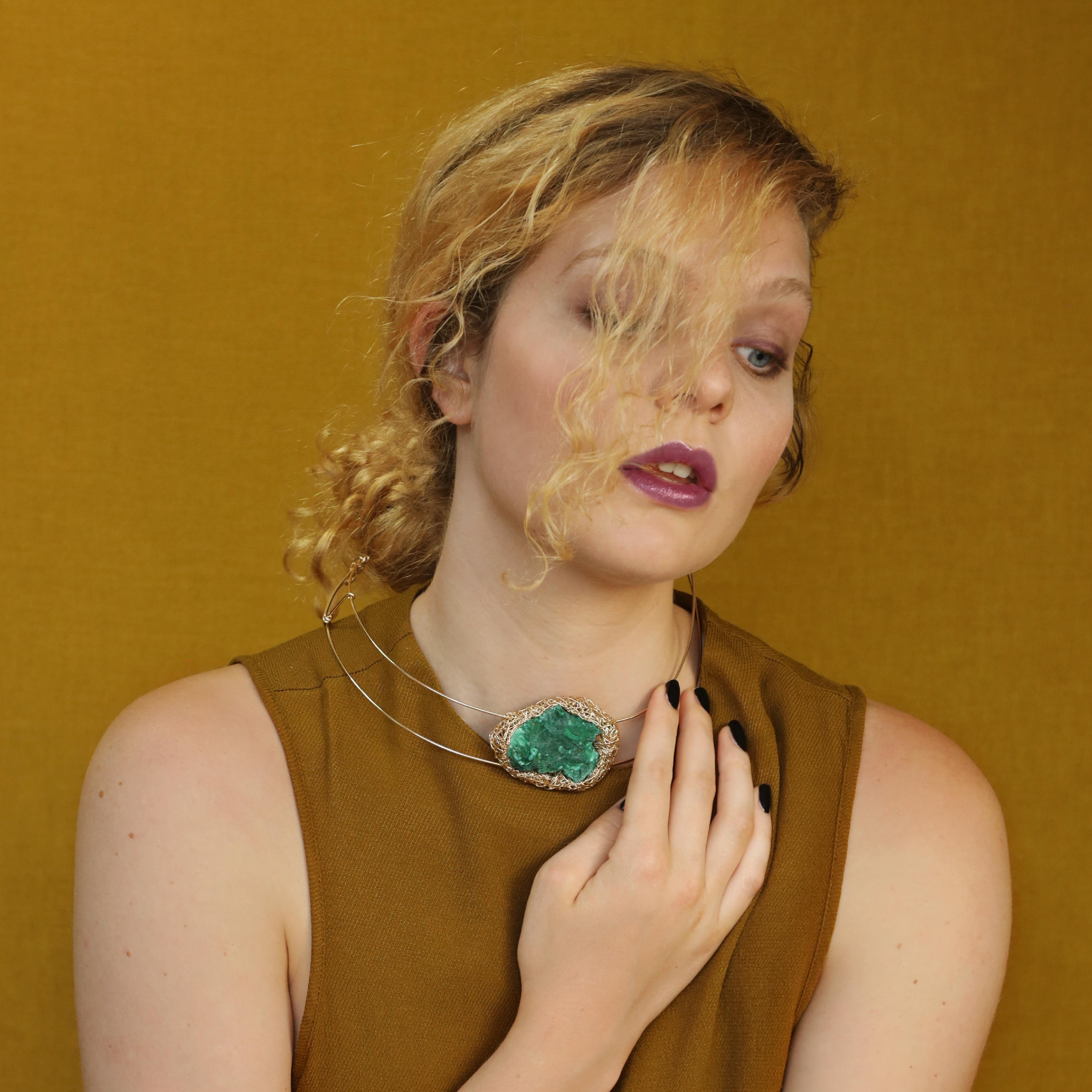 Raw MalachiteStatement Choker in 14 kt Yellow Gold F Cocktail Necklace For Sale 3